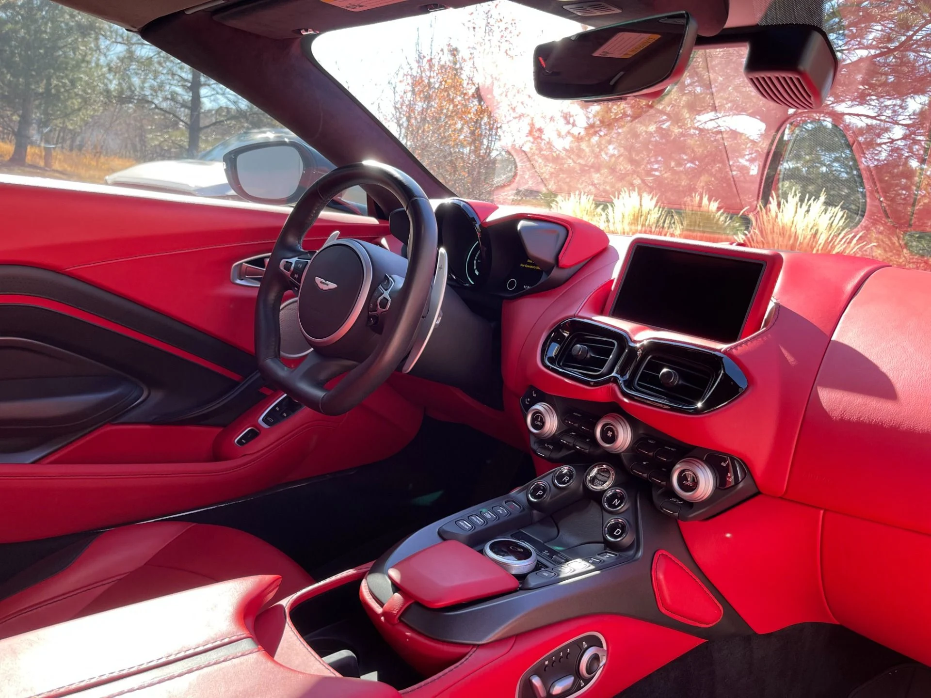 mph012_2030130918_Used_2021_Aston_Martin_Vantage_1762561122_054930c2a6