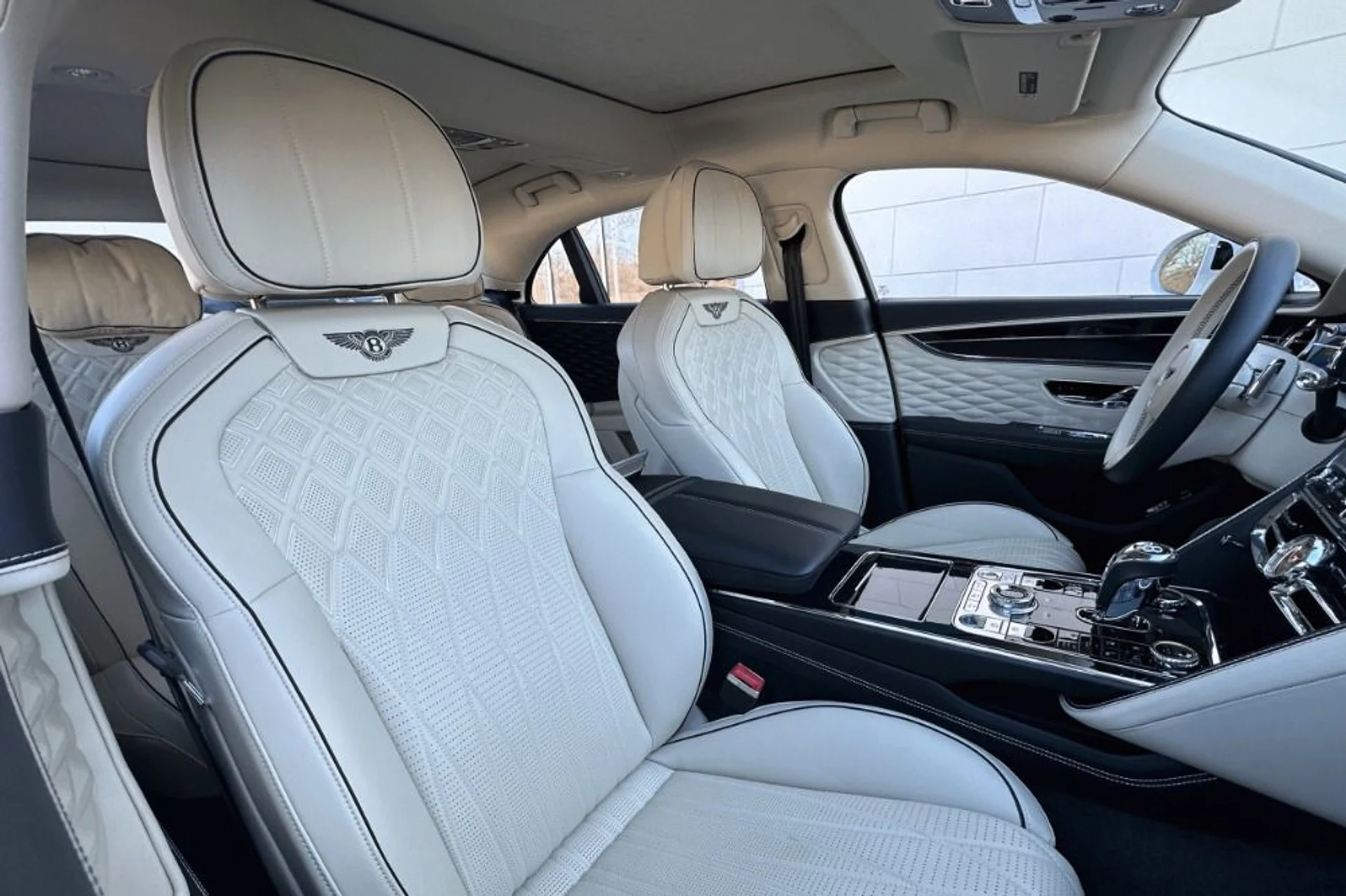 mph012_2044356248_Used_2021_Bentley_Flying_Spur_V8_Base_1770376346_2dc728d83d