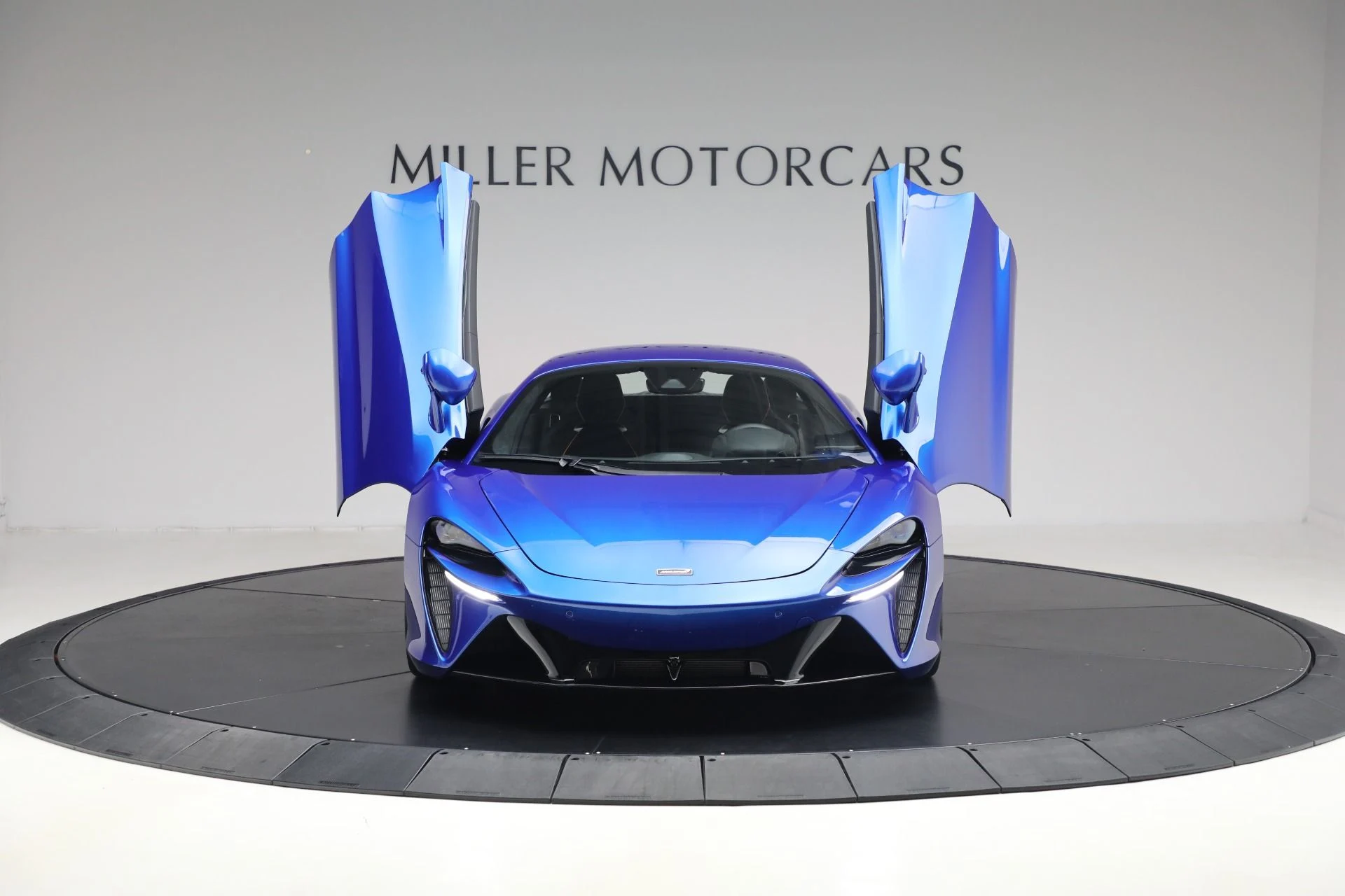 mph012_204449138_Used_2024_Mc_Laren_Artura_Vision_541178a9db