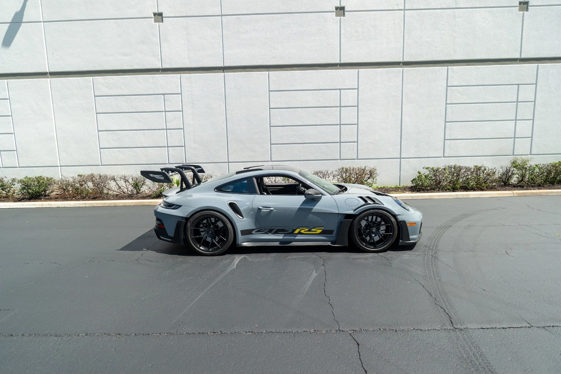 mph012_204458707_Used_2023_Porsche_911_GT_3_RS_1757968217_23c09f4ffe