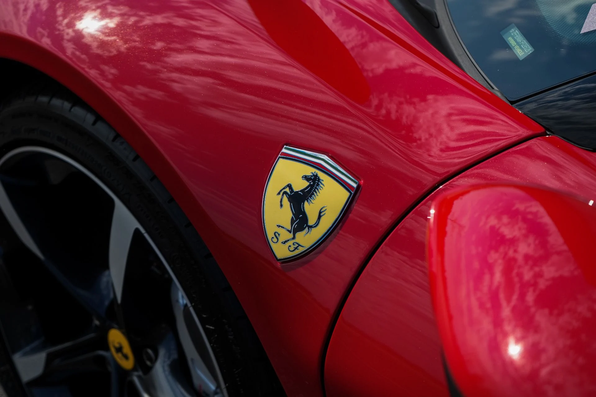 mph012_2048885316_Used_2023_Ferrari_SF_90_Spider_1791928068_8caea810d4