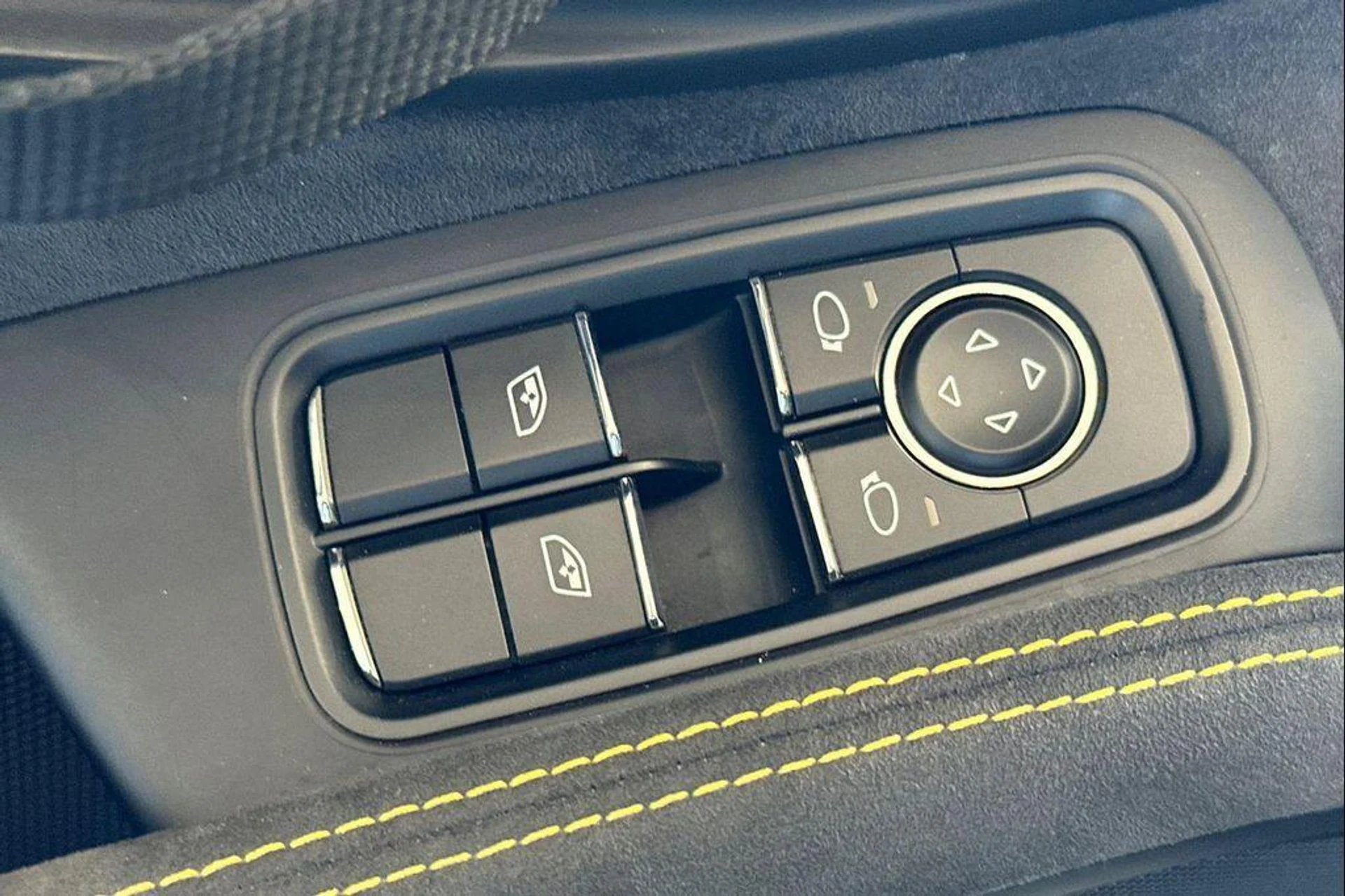 mph012_2051187278_z_WX_Jv_P_Ch_L6_Jc831_Fbsi_Sul_Do_PY_a649cdb6dc