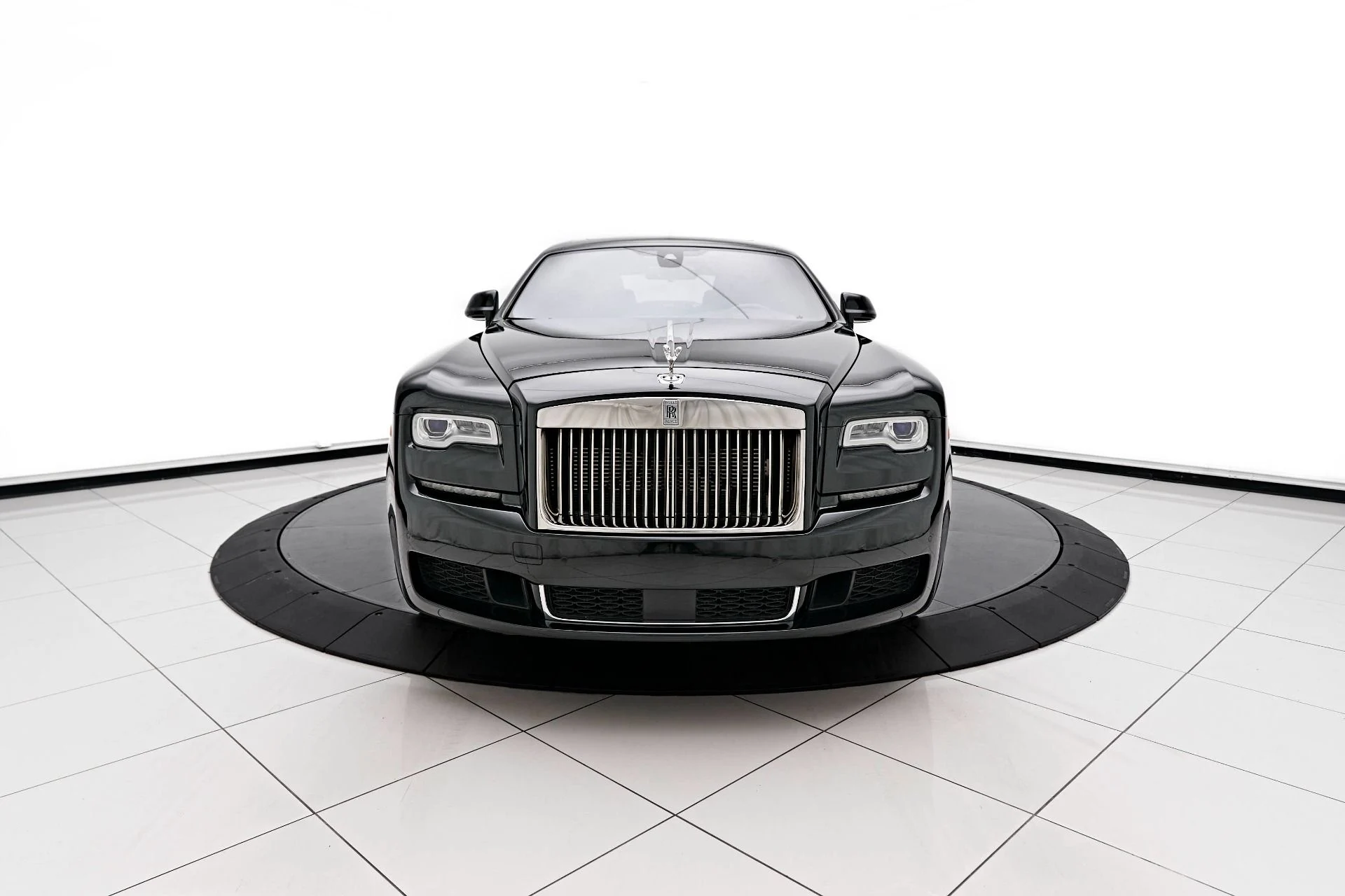 mph012_2053969836_Used_2019_Rolls_Royce_Ghost_Base_1713298107_1f81c8f131