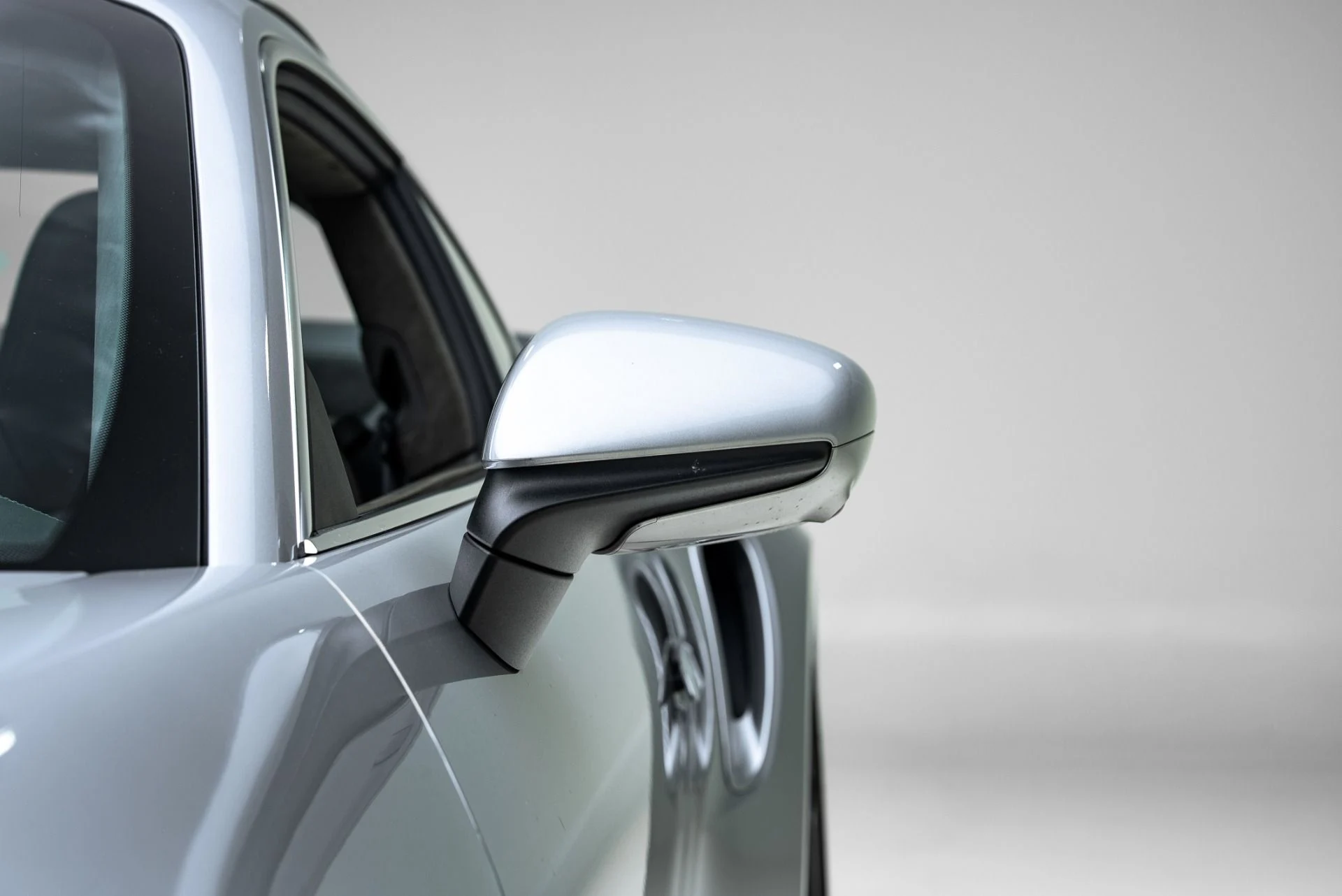 mph012_20543322_Used_2021_Porsche_911_Turbo_S_1776281104_7a7d5eb2bb