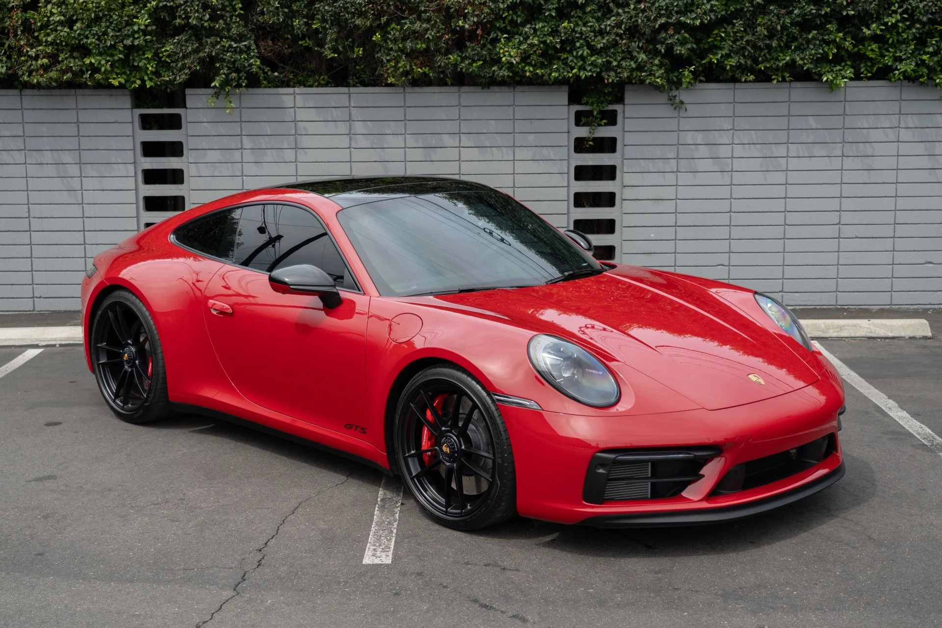 mph012_2056988768_Used_2024_Porsche_911_Carrera_GTS_1756425318_1a87a045b6