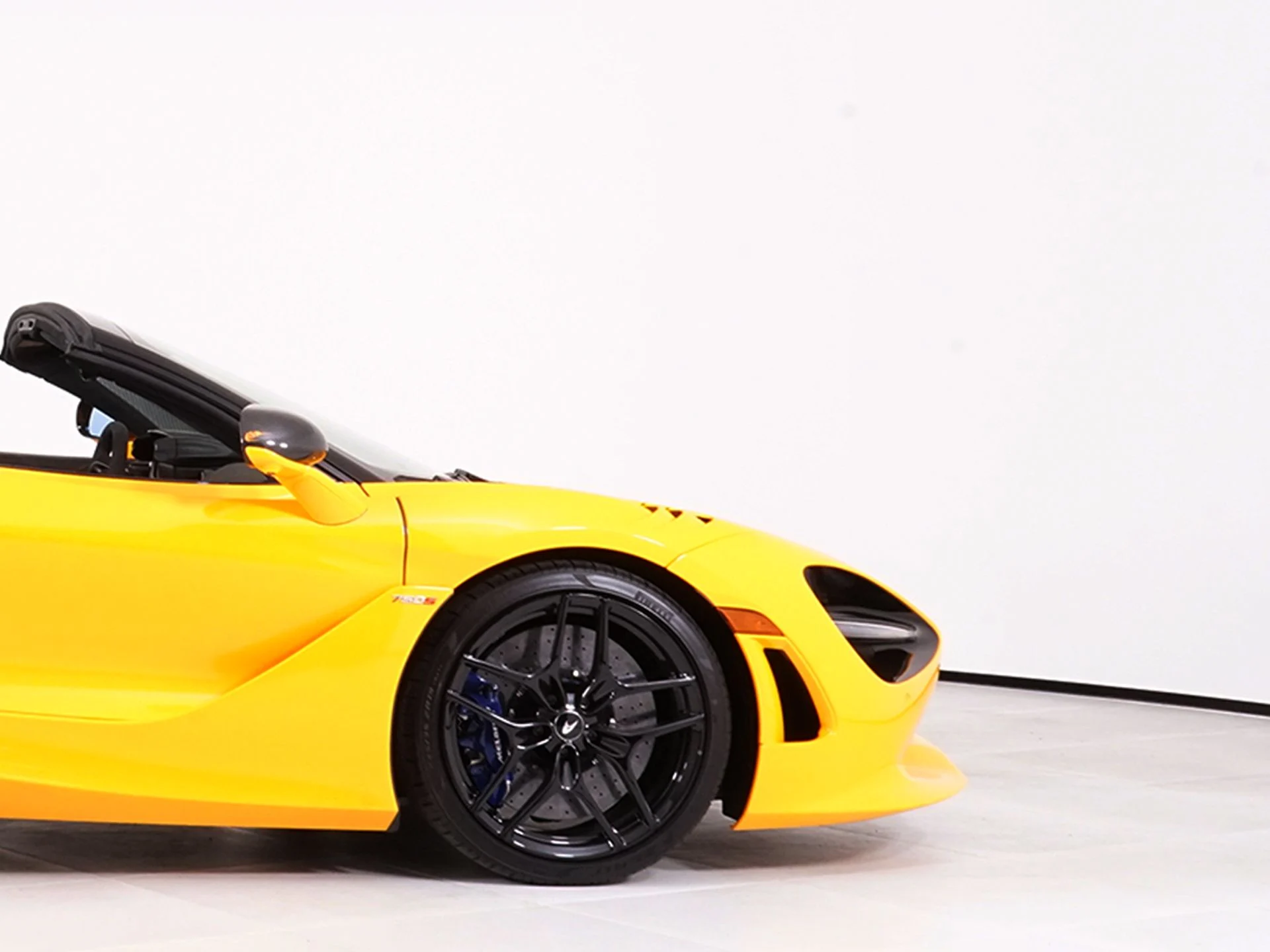 mph012_205783900_f7baa02f22d1397b0f821d0b09109131x_7a2b92841c