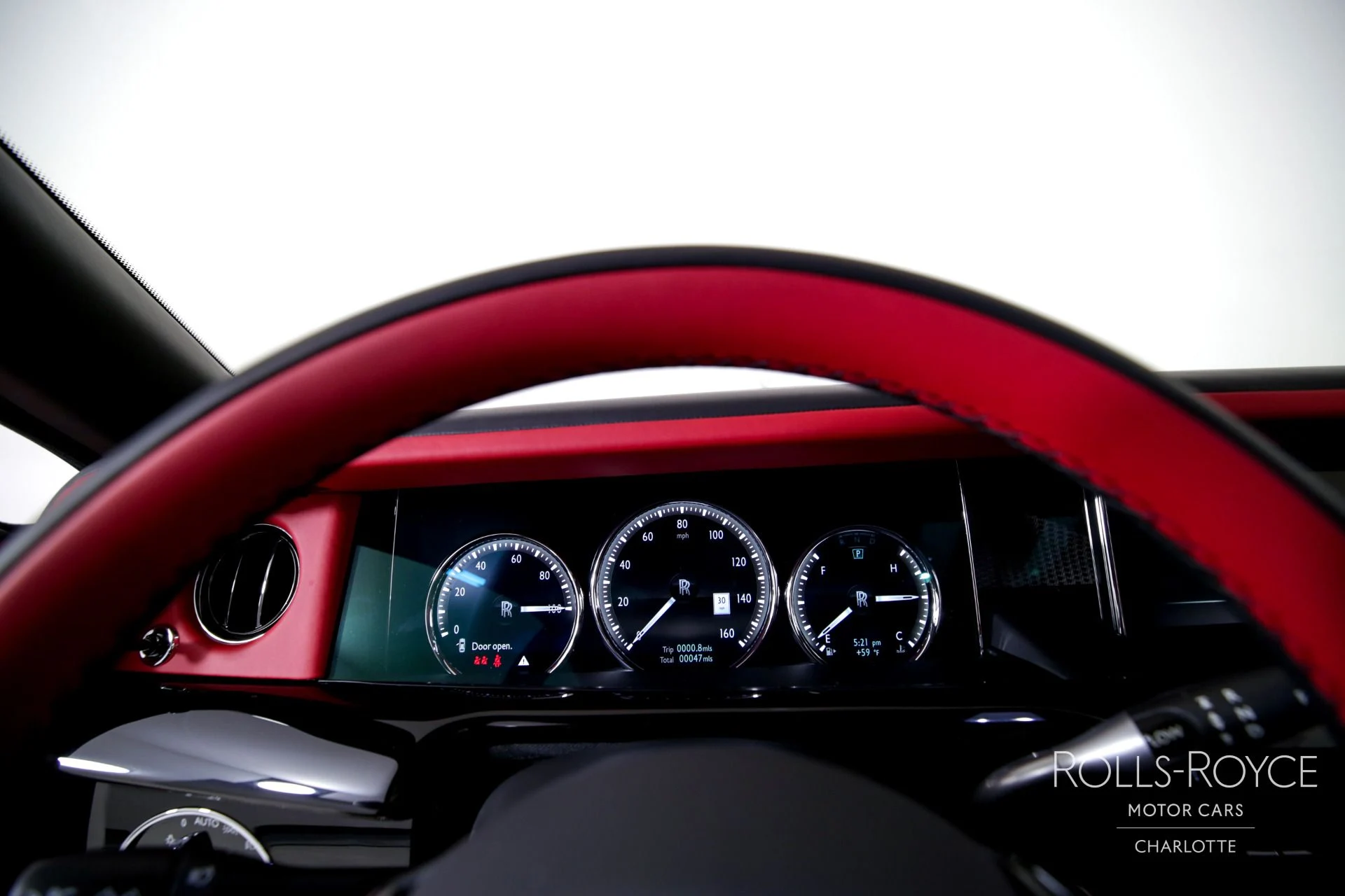mph012_2060198793_Used_2024_Rolls_Royce_Phantom_EWB_1745331546_eeb8b37809