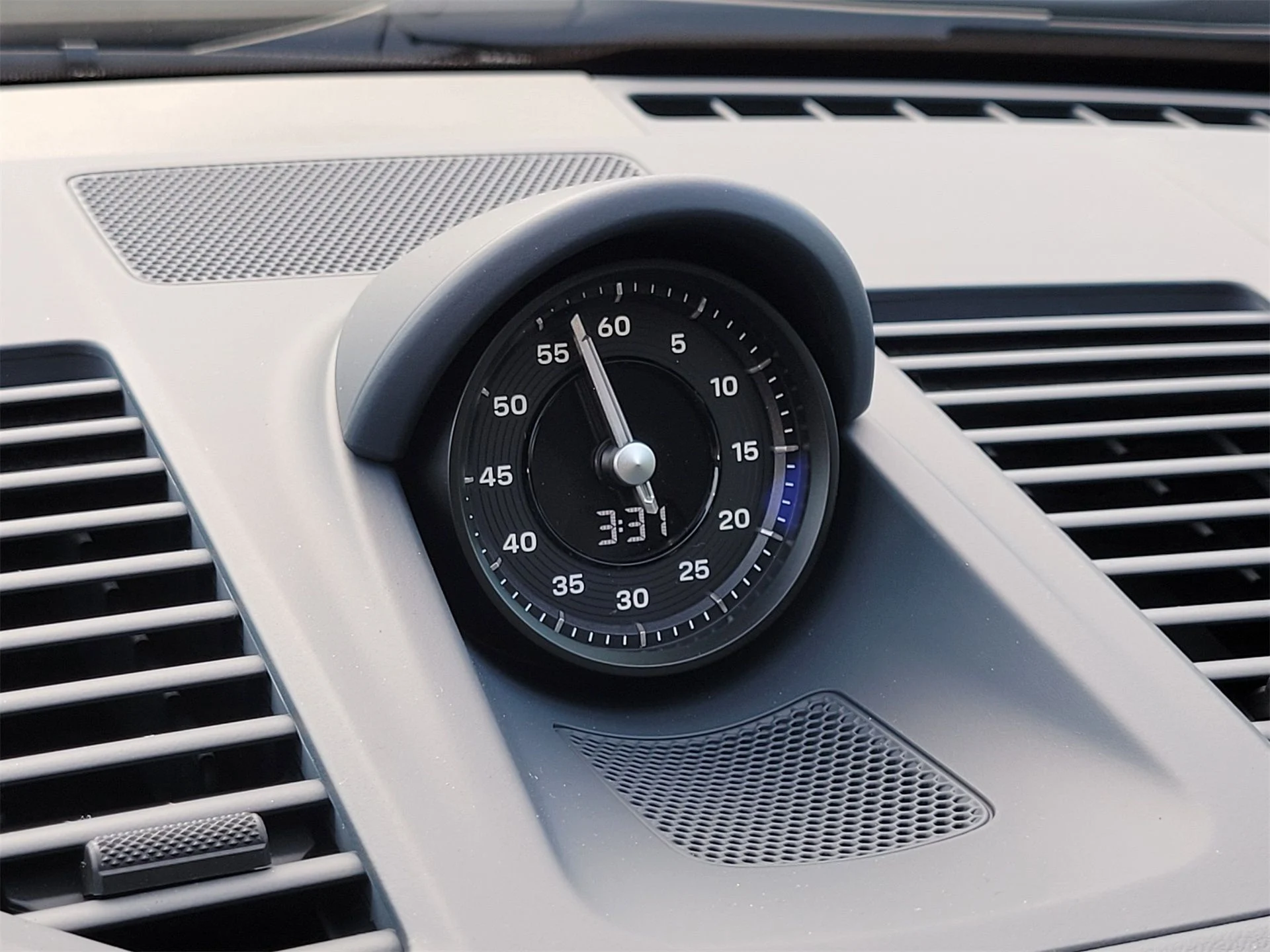 mph012_2062607639_e64697fe645902f25be5d5a83b0ddd4d_17632971af