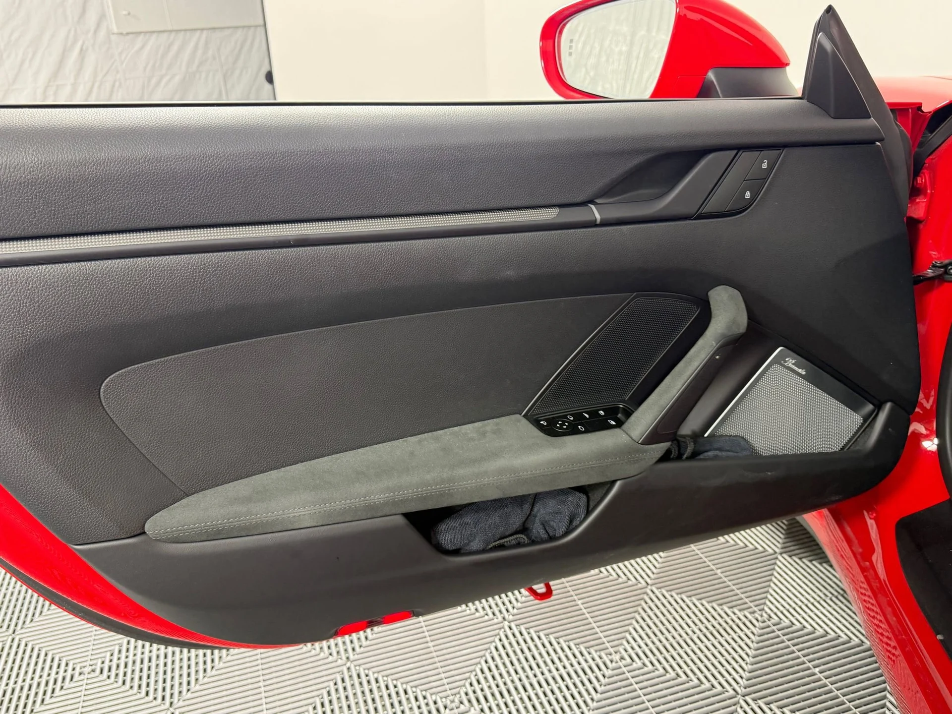 mph012_2065037305_81d3664152aa28e58f4bedfa8de2bba7x_8105af4cf2