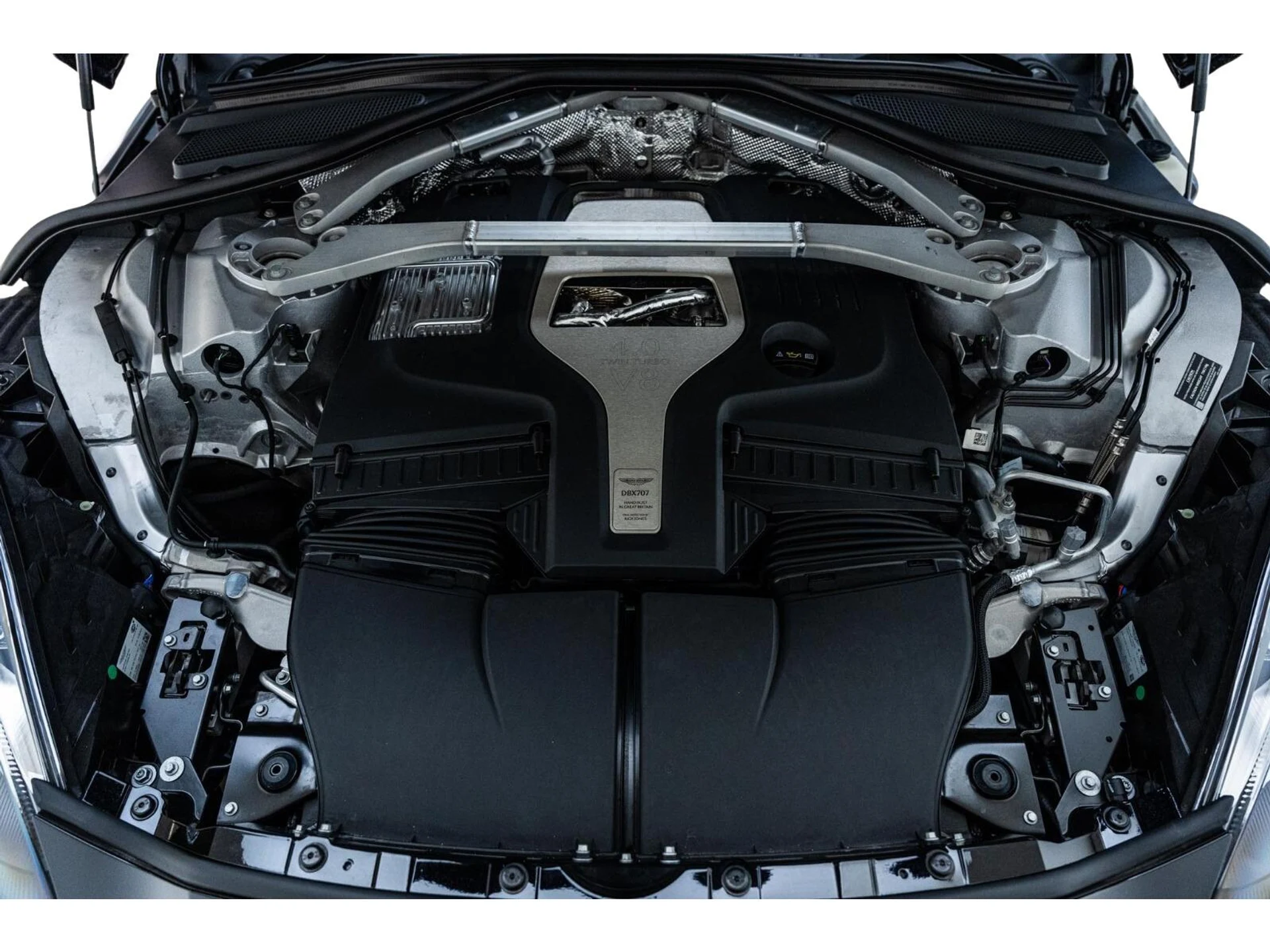 mph012_2073266883_New_2025_Aston_Martin_DBX_707_AWD_1744624292_75ea9b6424