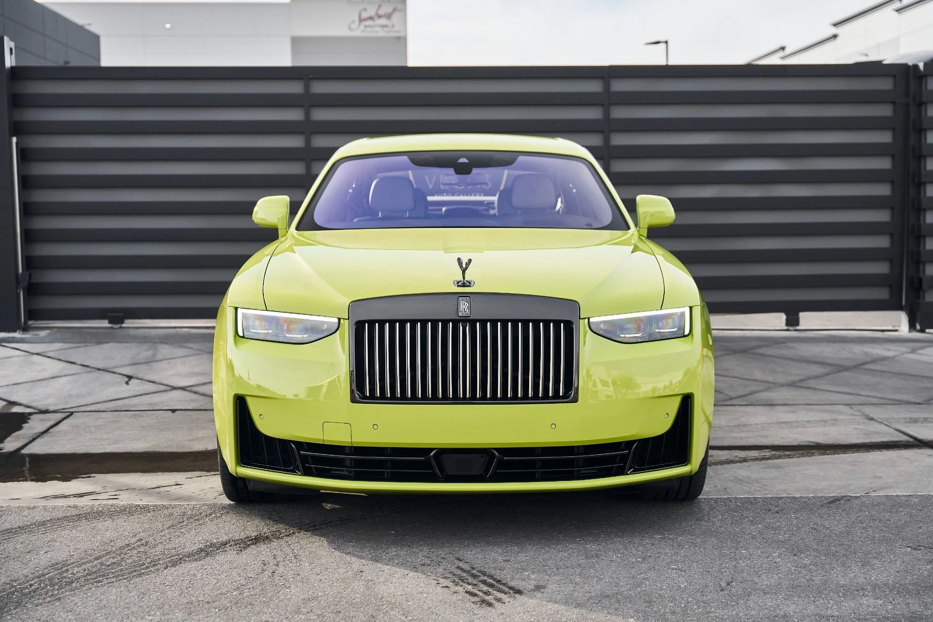 mph012_2074419649_Used_2025_Rolls_Royce_Ghost_Black_Badge_1769049474_59a5ca9113