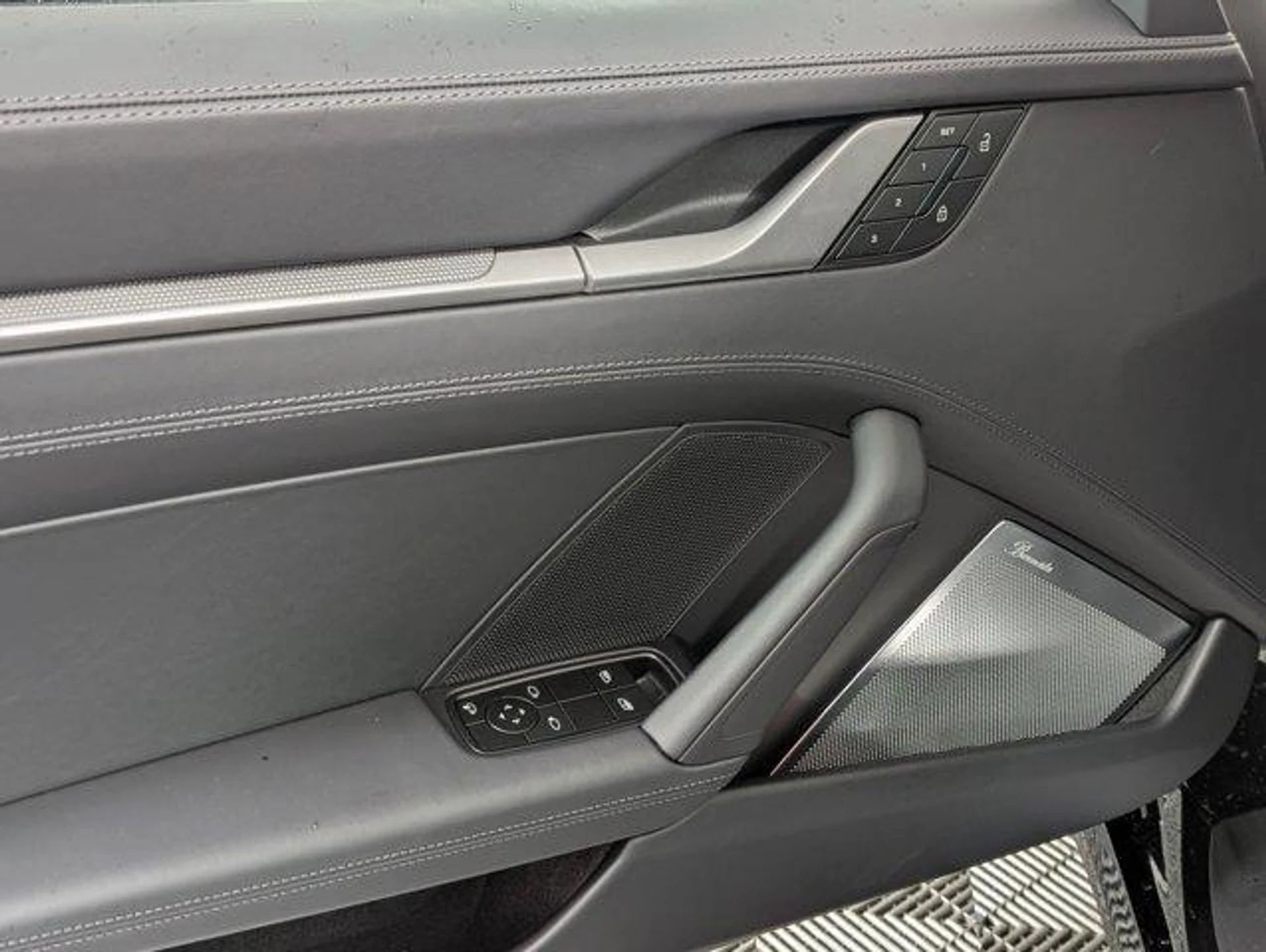 mph012_2078478172_ox_D1_KCW_Zk_G4_Xb0_SO_Mzh_Nua0x87_Q_64a0faf66a