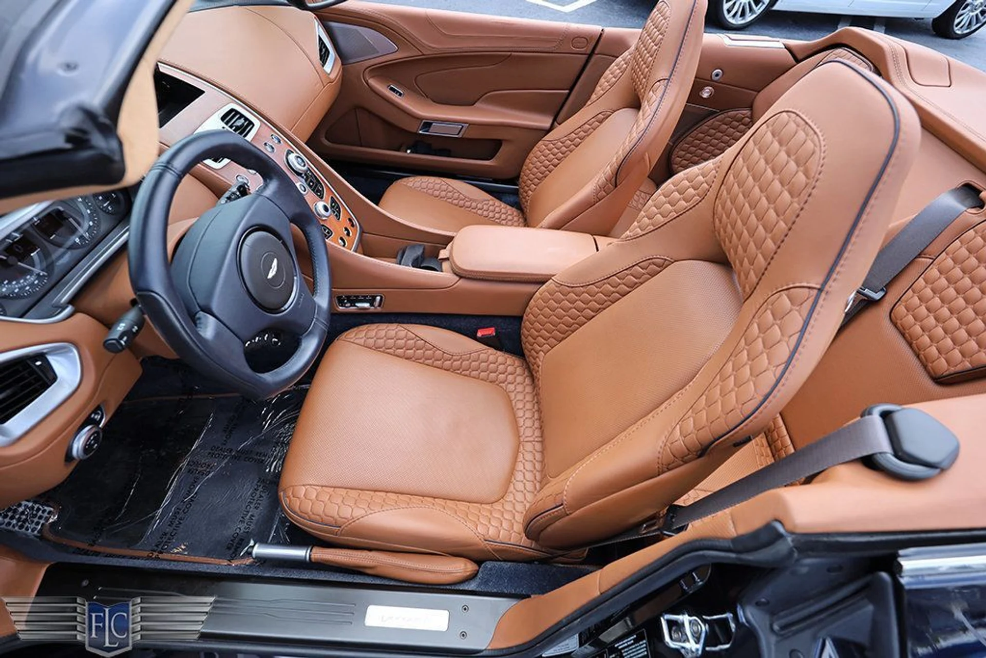 mph012_2083958887_used_2016_aston_martin_vanquish_2drvolante_6305_23035599_13_1024_3a63e1cd14
