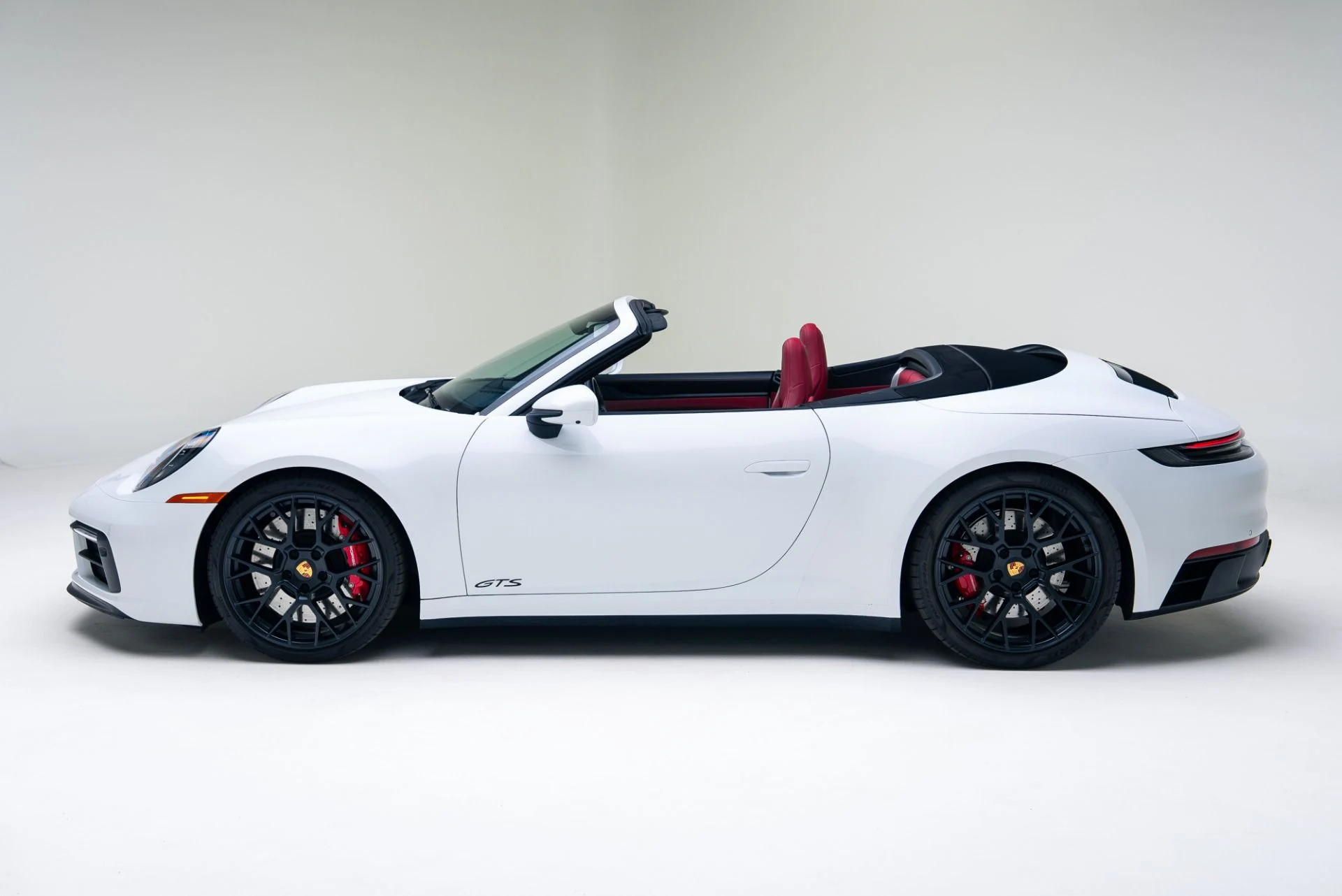 mph012_2085023900_Used_2022_Porsche_911_Carrera_4_GTS_1764979755_9befa38258