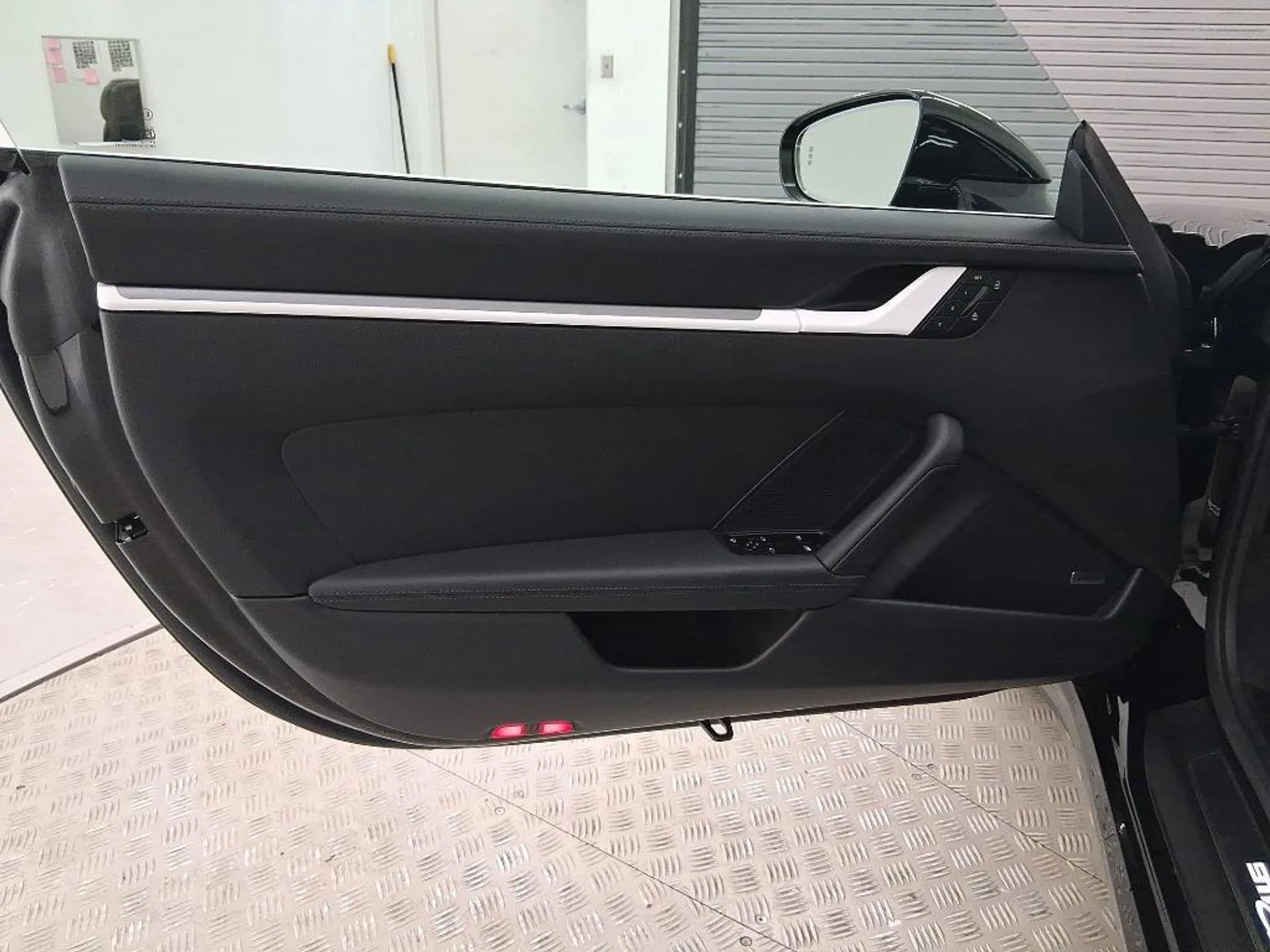 mph012_208817861_e_R125_KZ_Lu_JIL_Rz457ld2_I7_Q2_E1_U_405c411e47