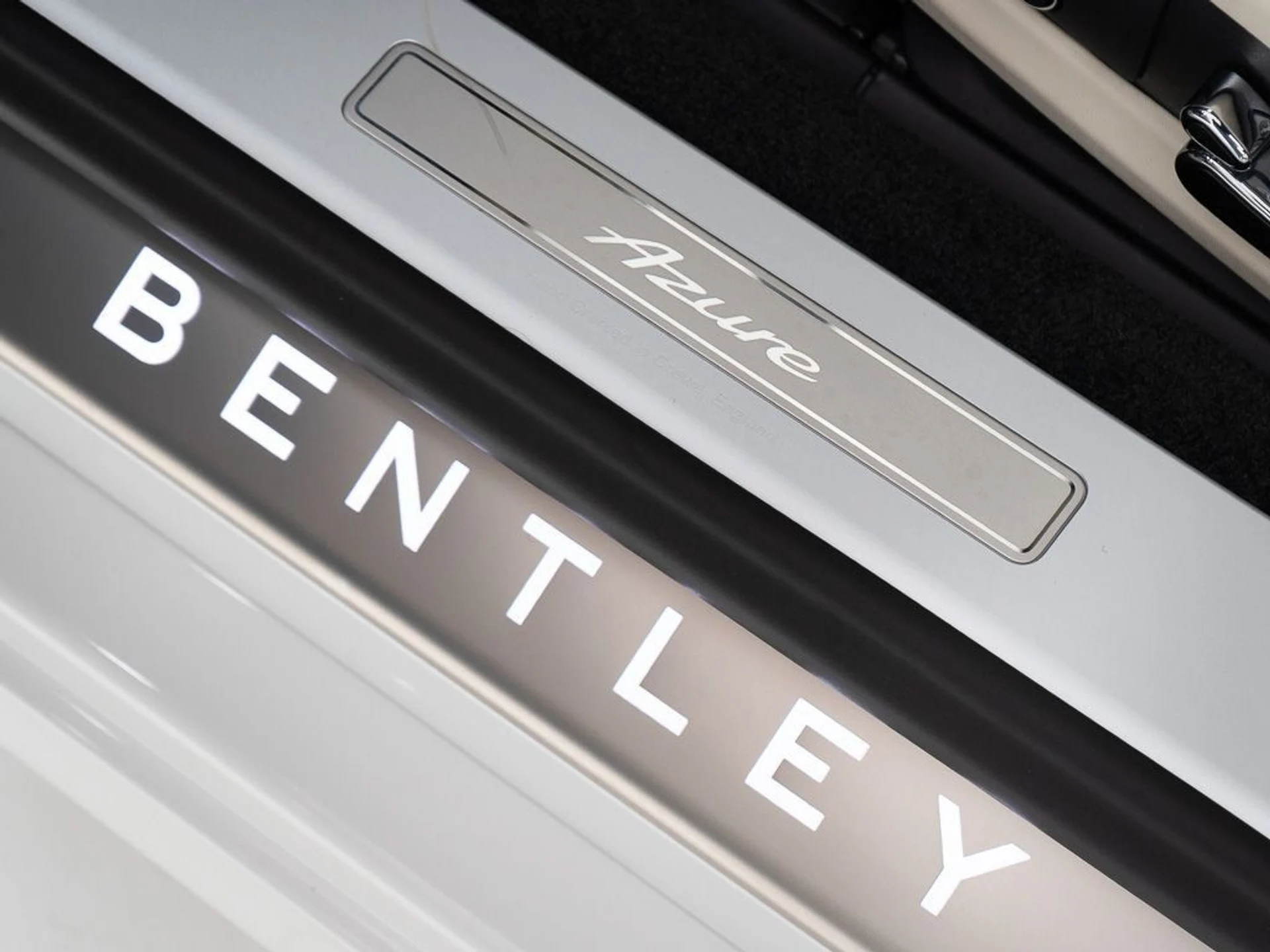 mph012_2089771911_3708d1e001c97a59011a9037bd644d8e_9b2cadcd2a