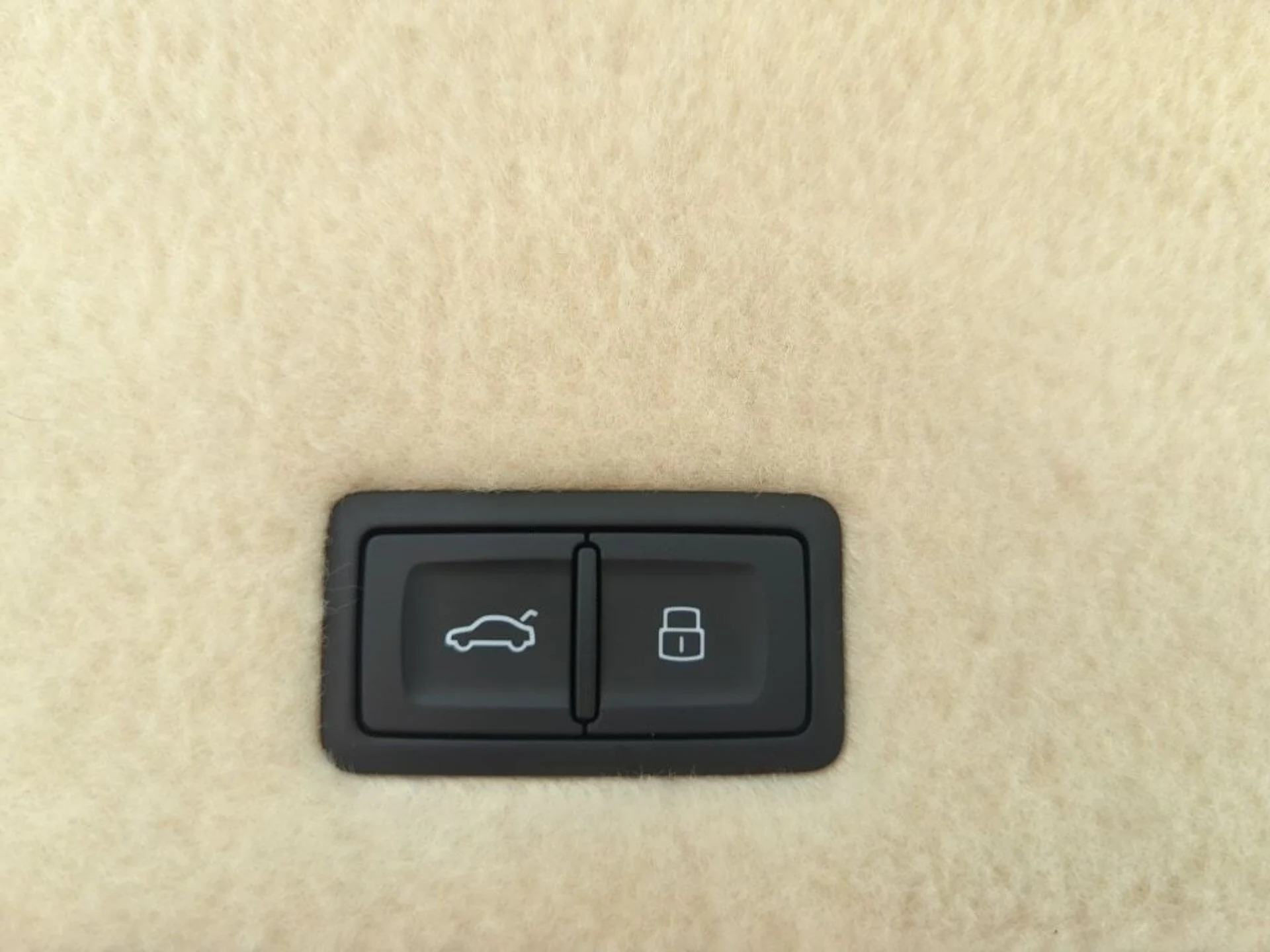 mph012_2103252369_b63c3cbcd65bc4a28eb616226e68bc7ex_920c5393d3