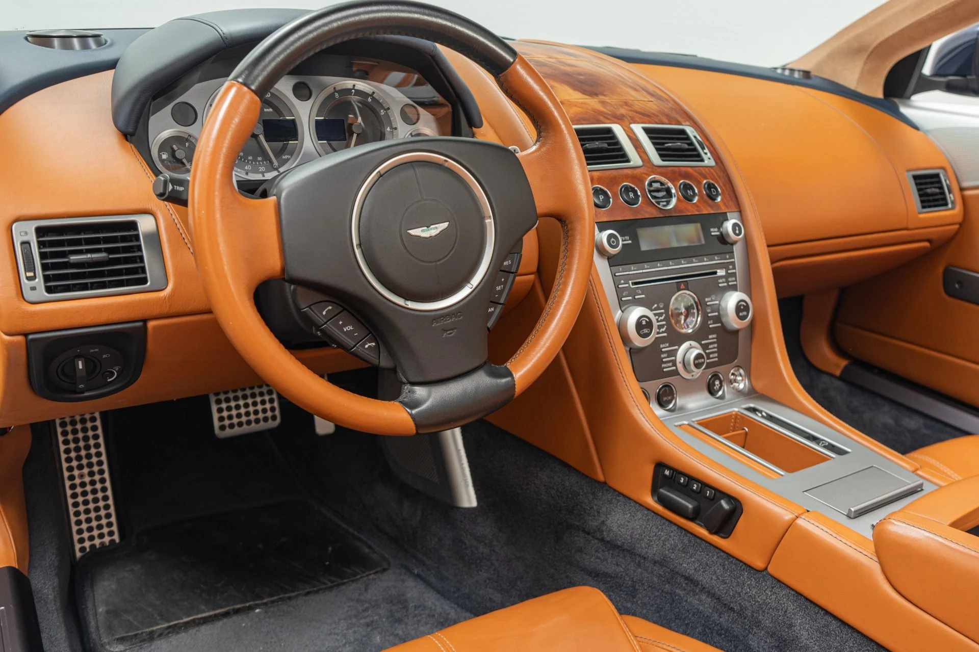 mph012_2104111078_Used_2011_Aston_Martin_DB_9_Volante_Two_Tone_Interior_V12_Power_1780003094_35d4df4c13