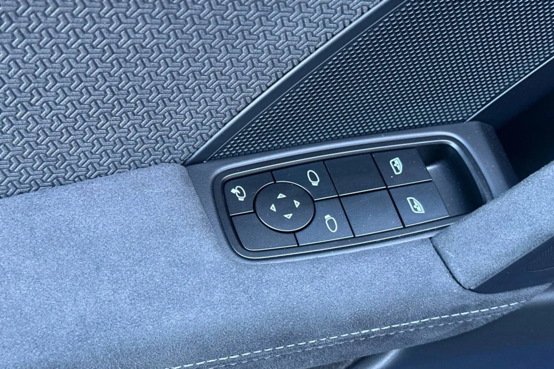 mph012_2112279973_1280_e8d3e1733c