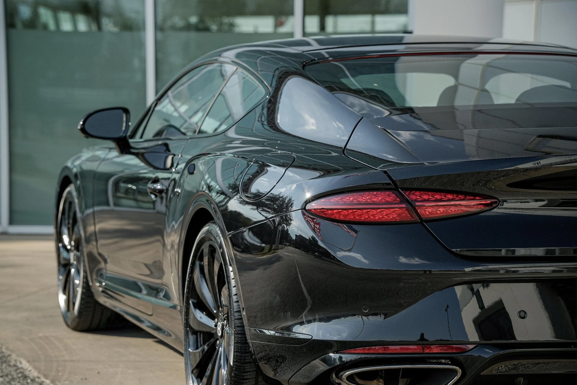 mph012_2113577937_Hi_Tech_Luxury_Imports_LLC_SCBCP_2_ZG_5_TC_023736_image_12_c0127b9e2d