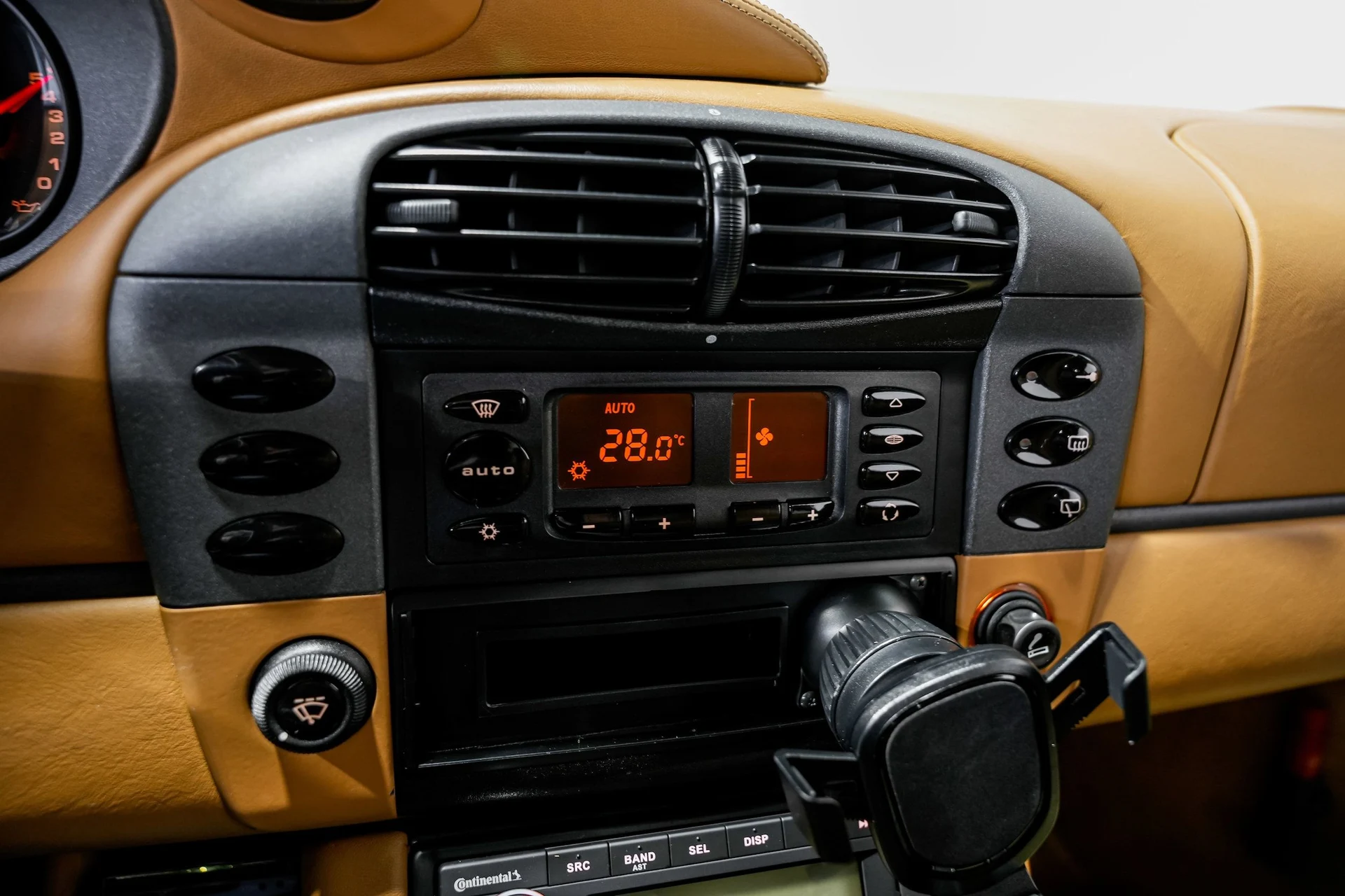 mph012_2119363277_27ba1691e84e460e45b5fa0af9469611x_9a92233996