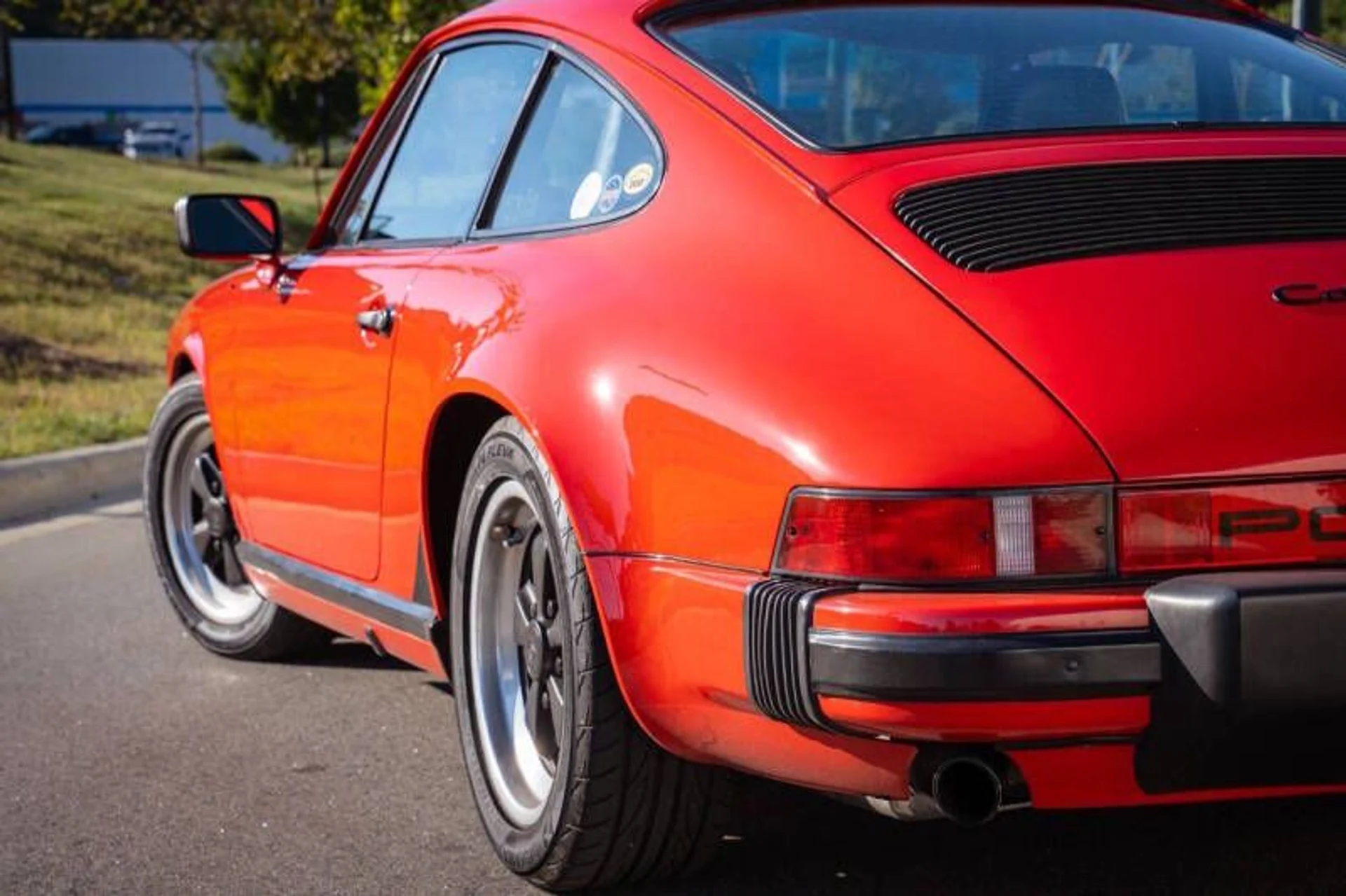 mph012_2121036163_1985_porsche_911_carrera_2dr_coupe_783988af8e