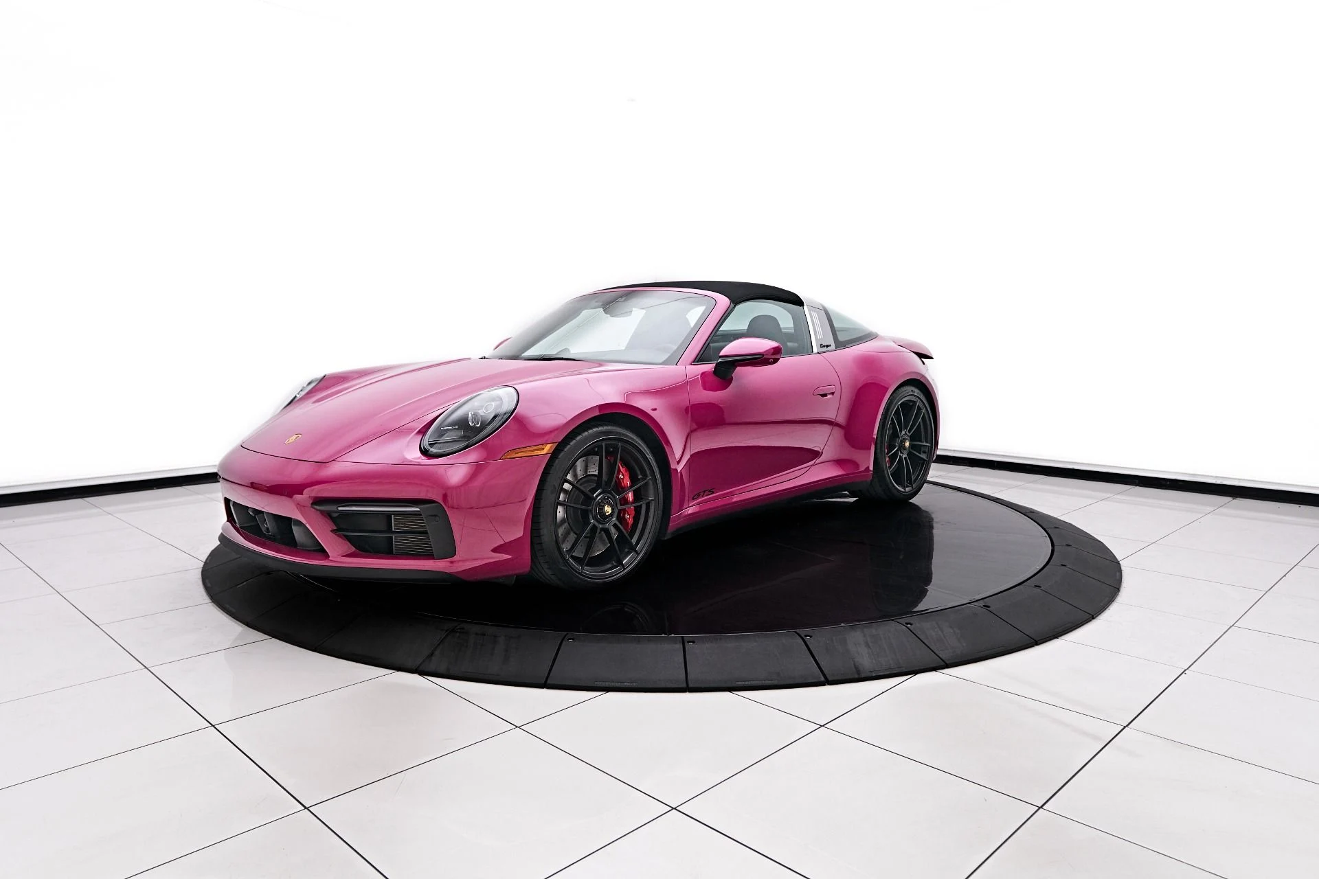 mph012_21218386_Used_2024_Porsche_911_Targa_4_GTS_1756951215_9b0b7c4220