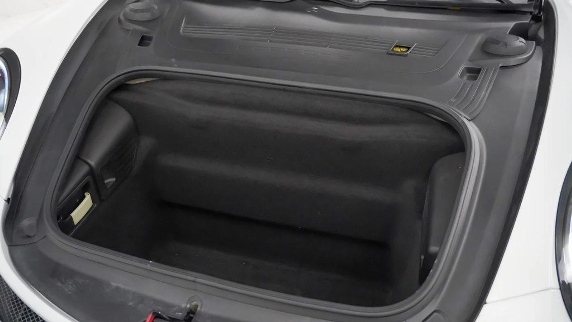 mph012_2122642271_LIVM_5yc_W_Ns_S_Fbtfx8lrt3e_J_Ot2_E_65a5176175