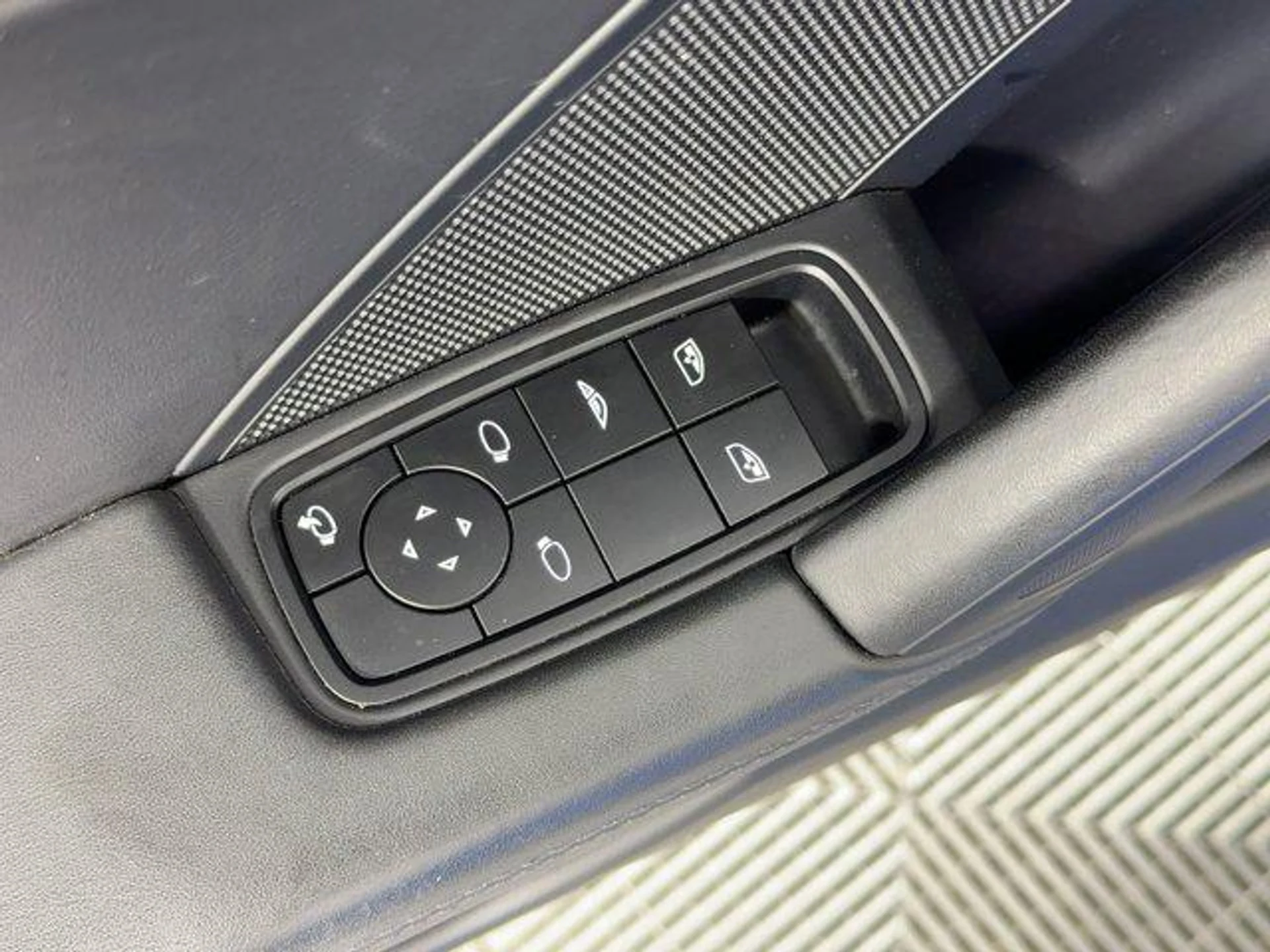 mph012_2128403088_2sv_El7_M_Mj_XF_Hw1_Ohn_D_HD_Cf_CXM_4_f64b687d91