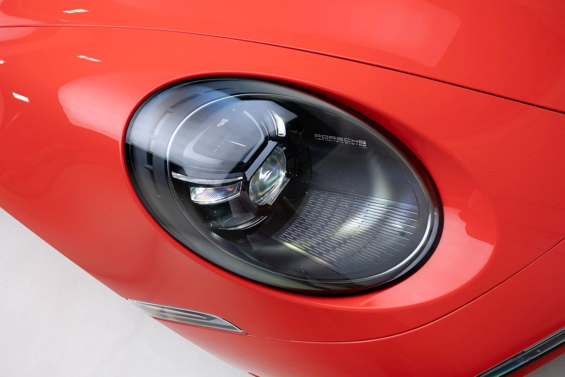 mph012_2137239555_Used_2022_Porsche_911_Turbo_S_1779228763_cff3d534f3