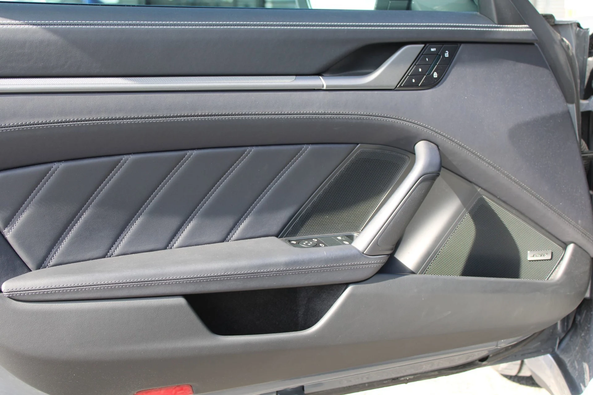 mph012_2153830118_3e71eb095994ed41cbf8e46c32ef9459_c4897bad11