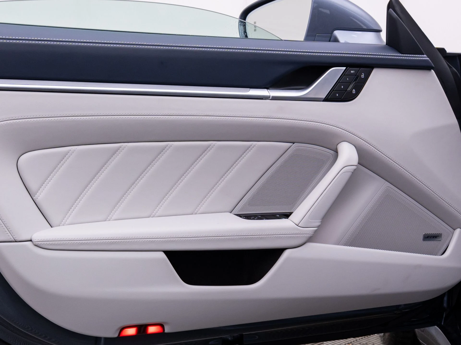 mph012_2157166638_62b2a30f92a13383b6bd8f45664bc123x_7a87fd65c8