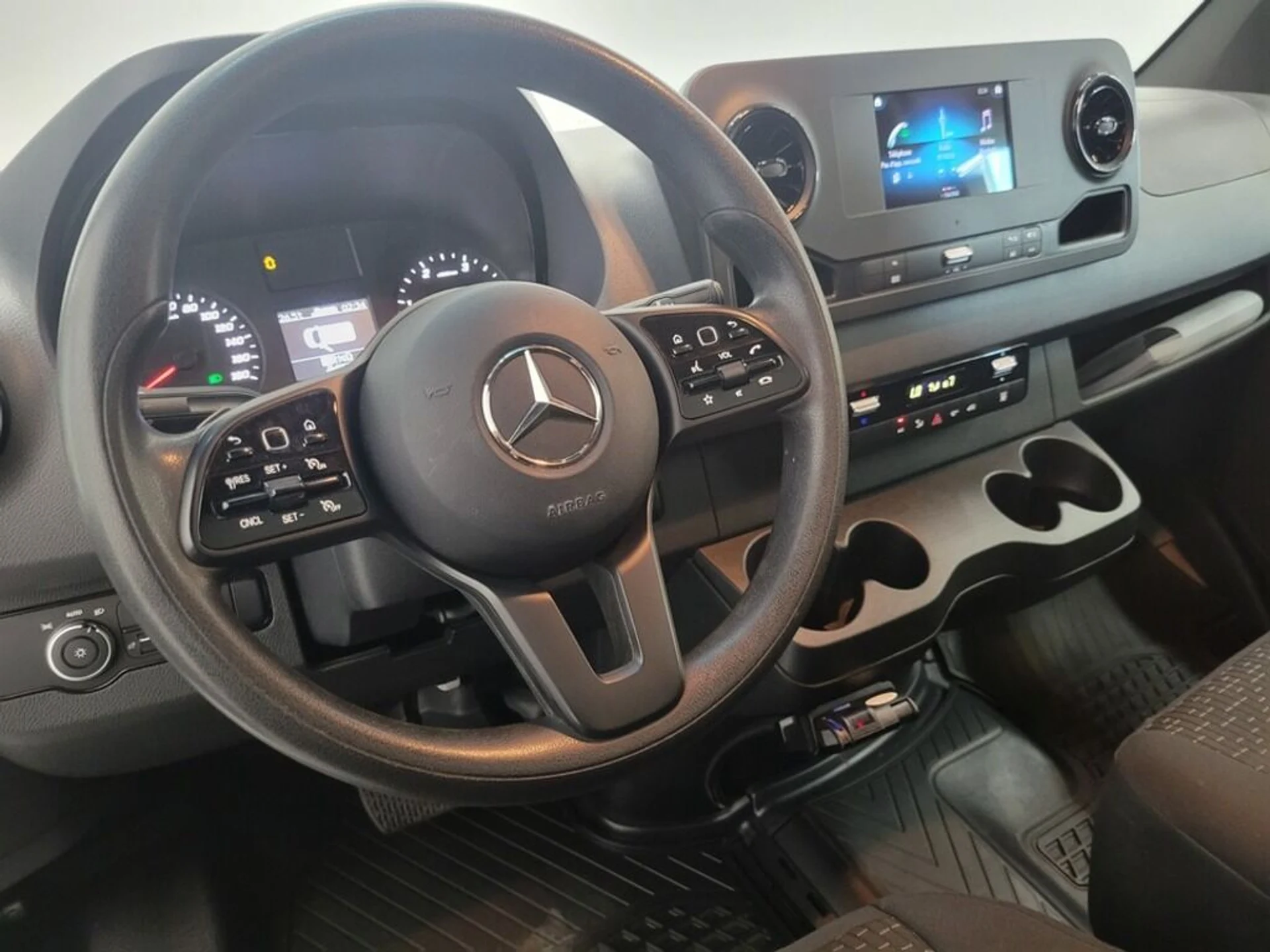 mph012_2158348430_mercedes_benz_4500_2022_jpg_v_1775587595_06de4f4e39