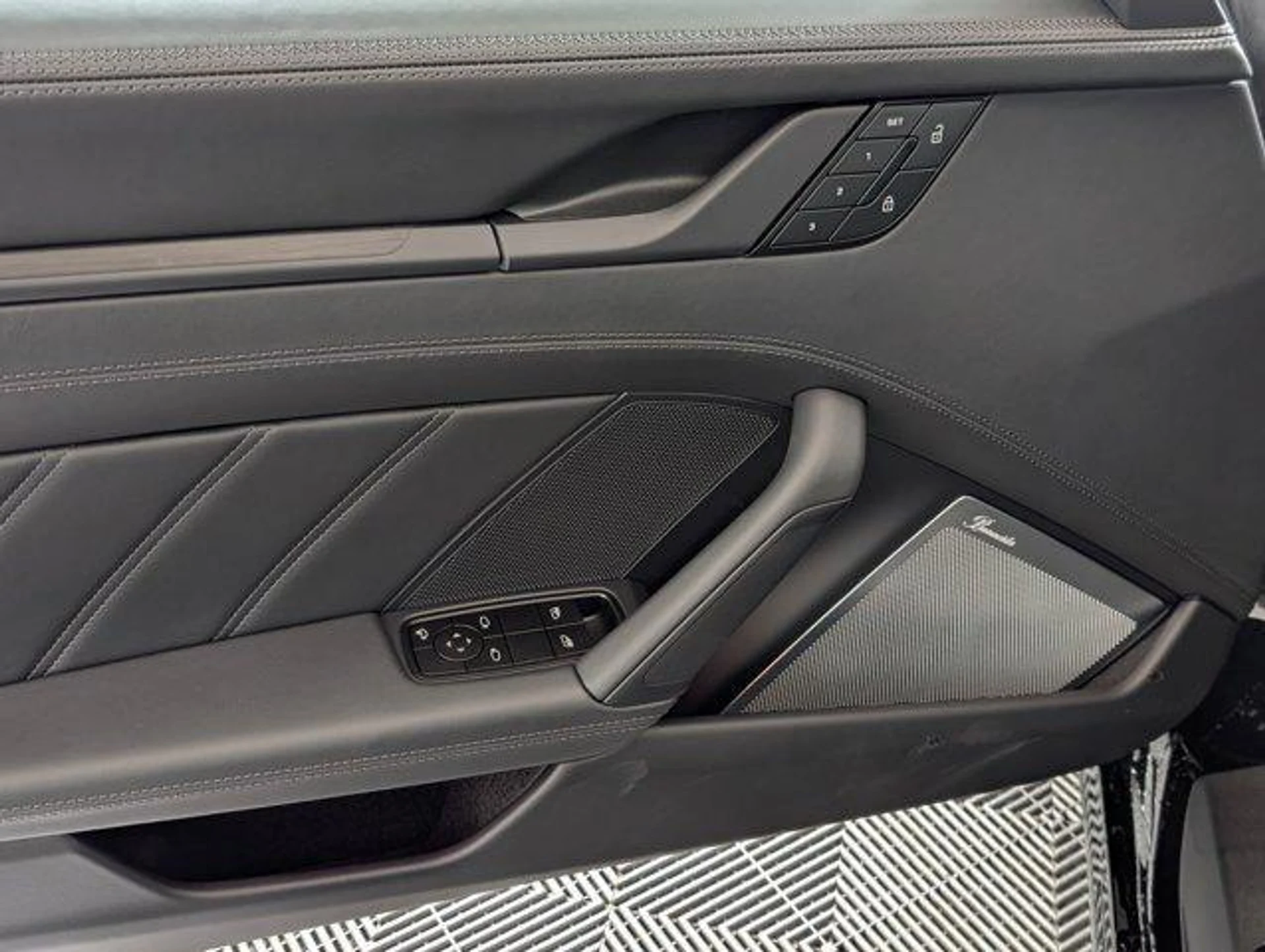 mph012_2158765885_Sr_D_Dnc_B_Zmb5_DU_4p67uv_EIK_Ap_Fzs_b3928d7610