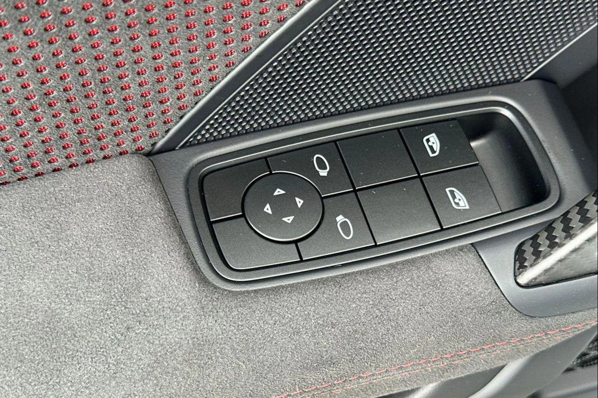 mph012_216243753_E_Yl_Lz_Bb17e_0_U7_Ng_D31aq_L_Rm_Nn4_fd0ff30e7a