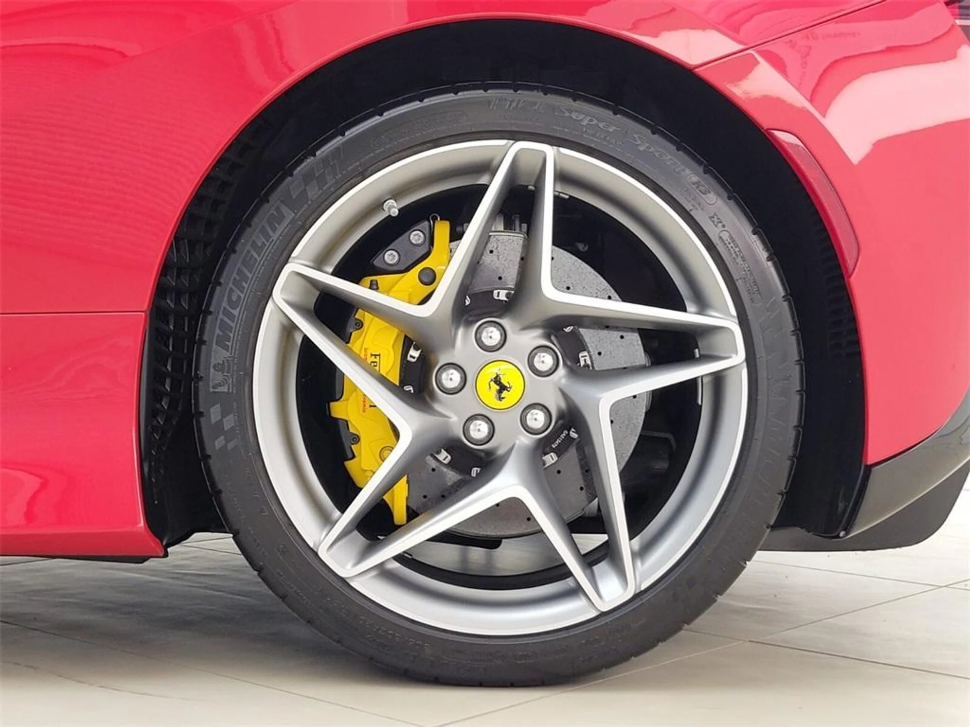 mph012_2168778996_Used_2020_Ferrari_F8_Tributo_1716042520_a4c839761d