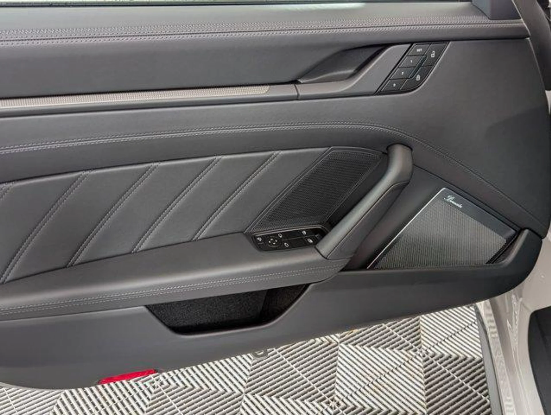 mph012_2170571291_S_Gti_Cp3_IH_Orq5_T_Qbu16_IU_Kq_Y_Ye_A_6350e4de78