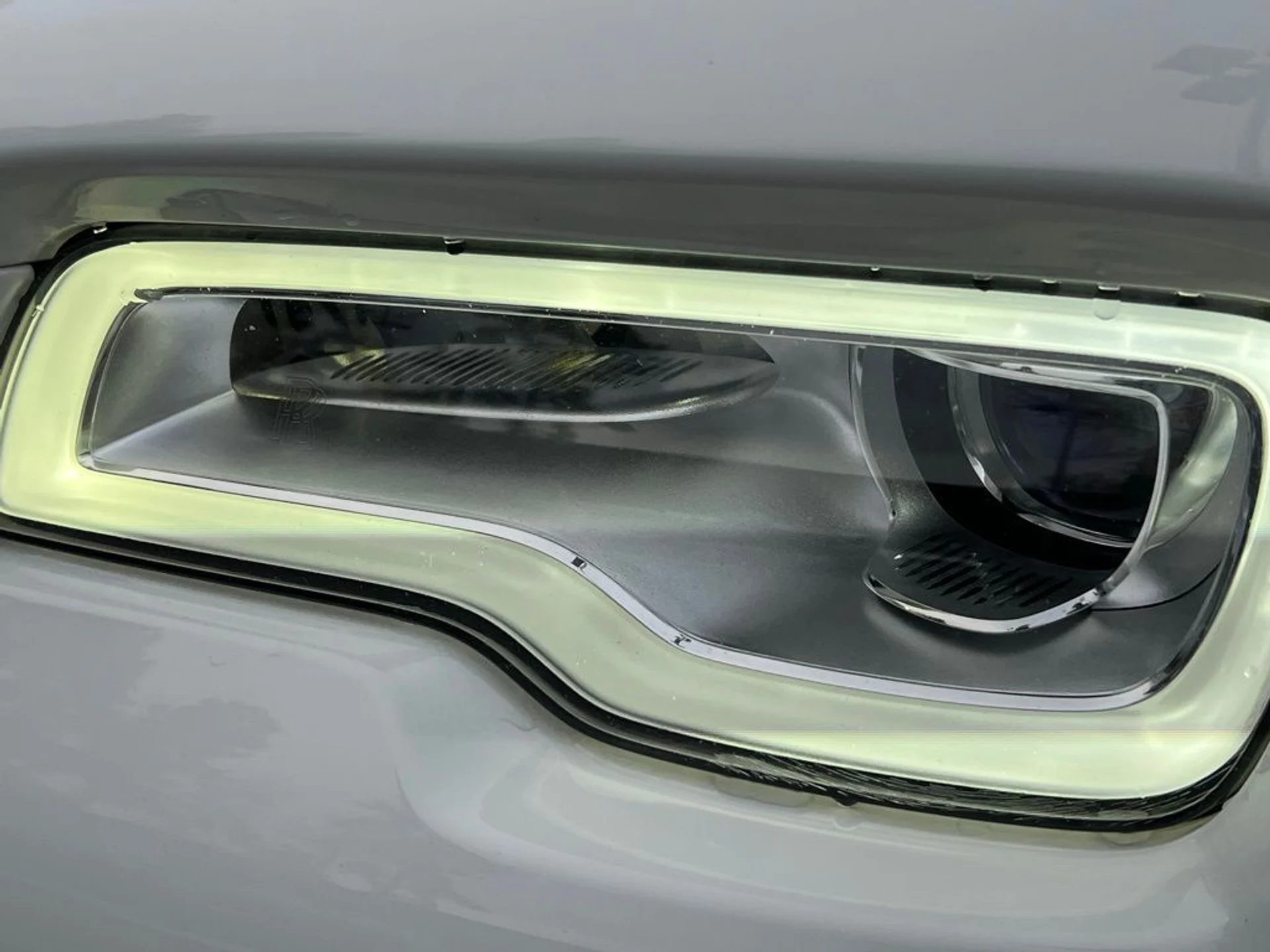 mph012_2176452293_a911e767a47f34628253807e9adf2568x_3b6f46770f