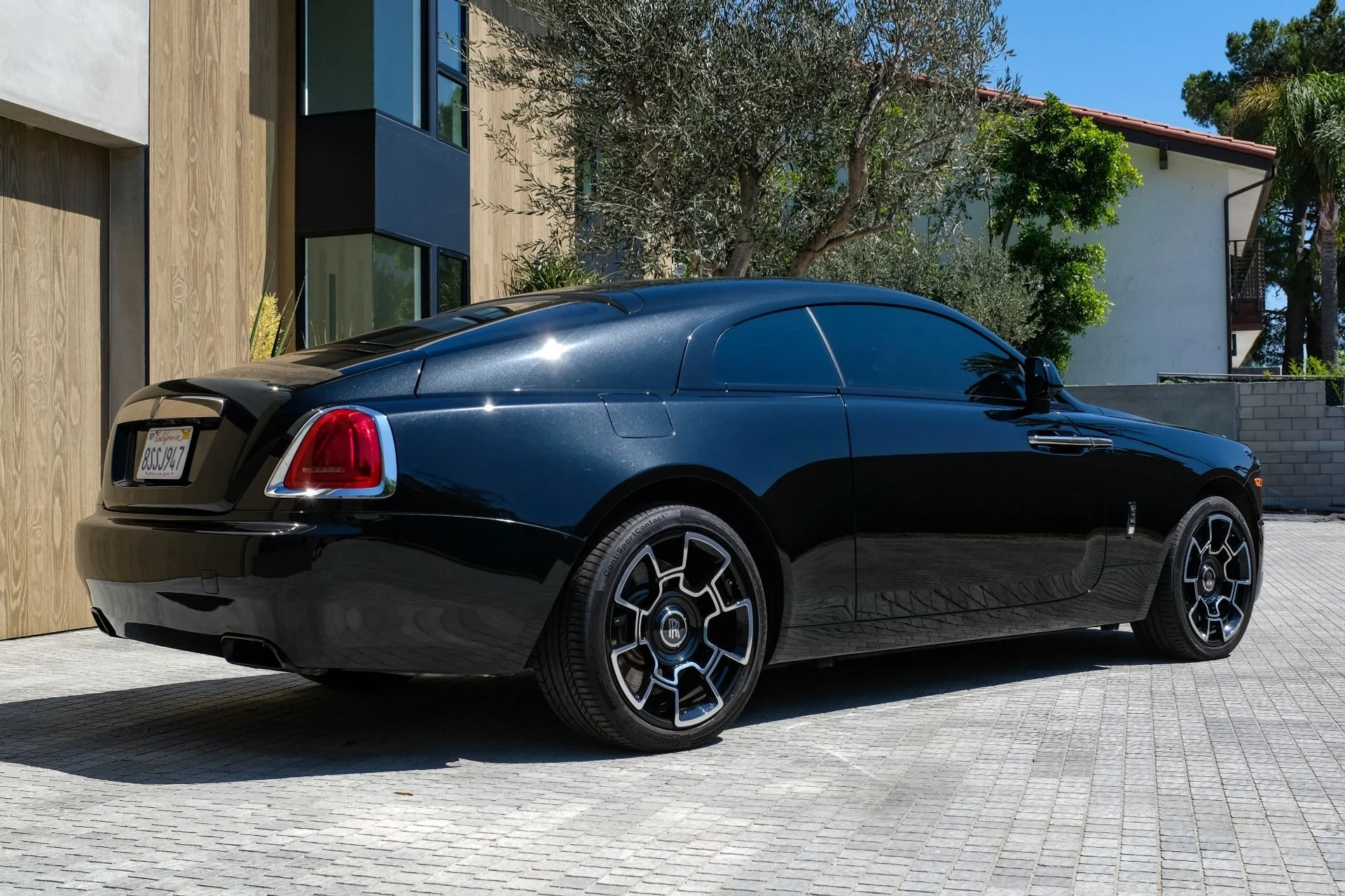 mph012_2177053252_Used_2017_Rolls_Royce_Wraith_1753316399_d2a7e2891d