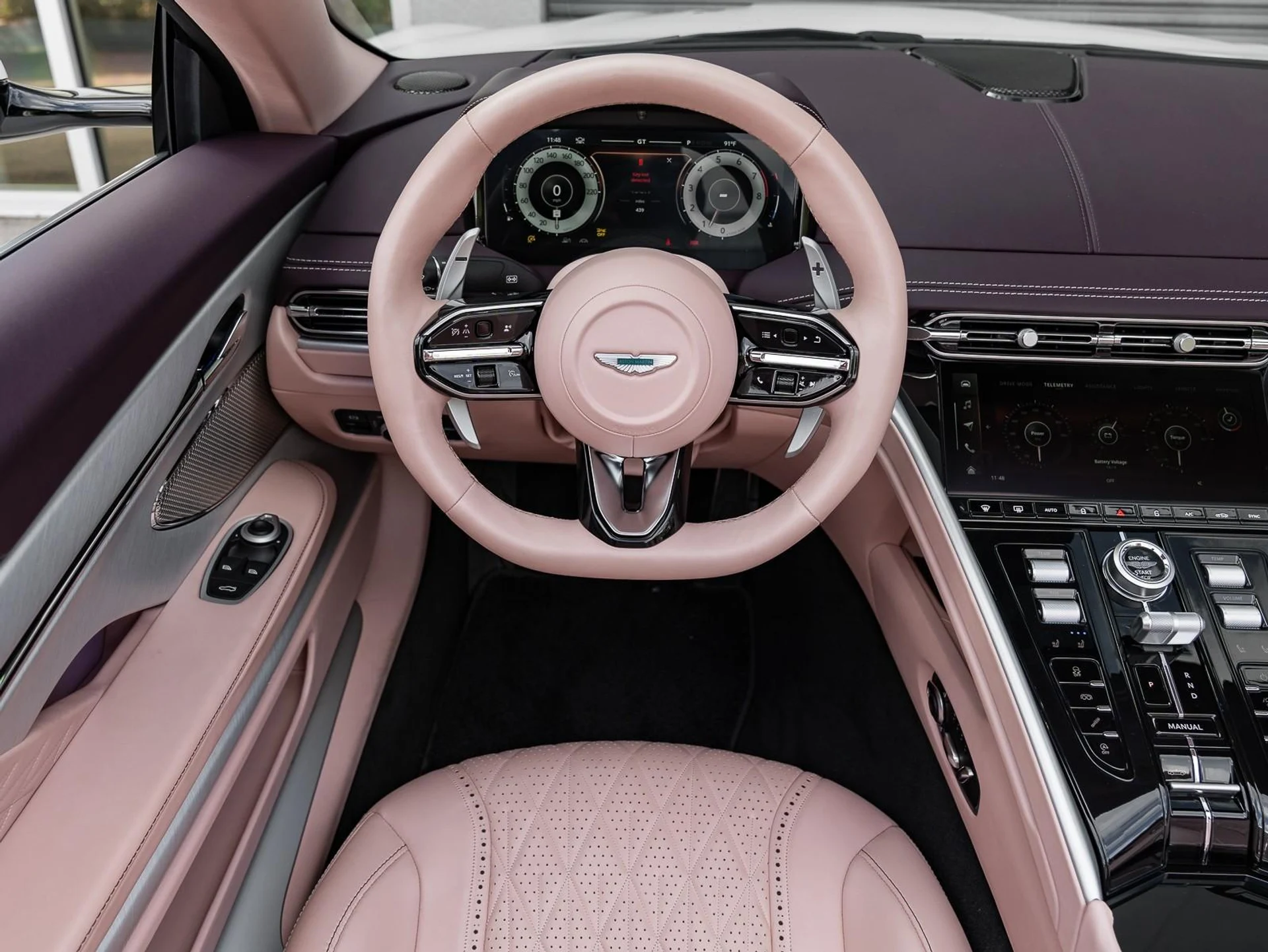 mph012_2180821421_Used_2025_Aston_Martin_DB_12_1761167135_2d1d9520c3