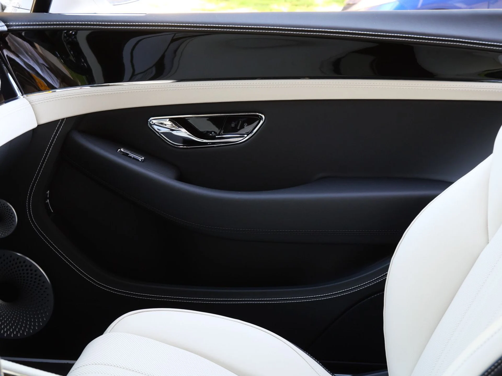 mph012_2183062209_fb2960dcddd682c44c3ec7787888b7c9x_77a6c86a19