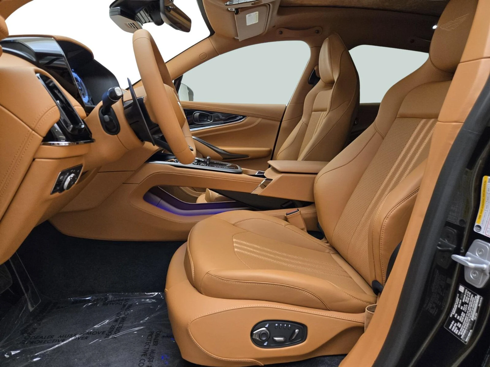 mph012_2190003628_New_2026_Aston_Martin_DBX_707_1761371592_94e9e79a35