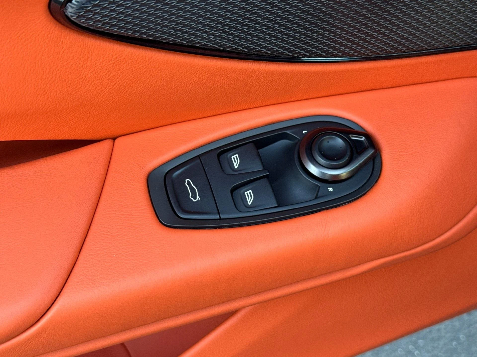 mph012_2196004177_New_2026_Aston_Martin_Vantage_S_1768403591_bee08722d8