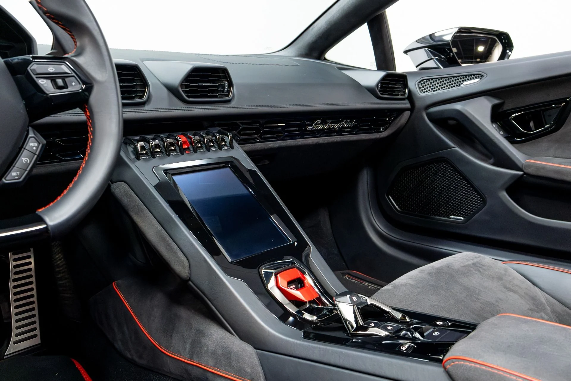 mph012_2199321661_Used_2020_Lamborghini_Huracan_EVO_1774302334_bd30d337d9