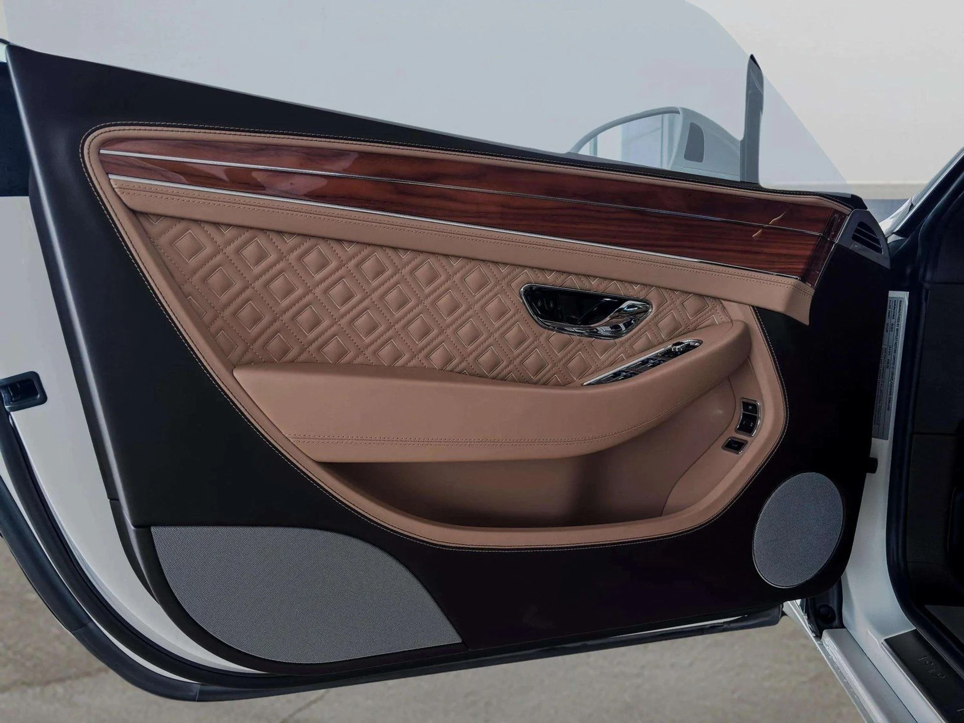 mph012_220586076_image_13_edc1f585c4