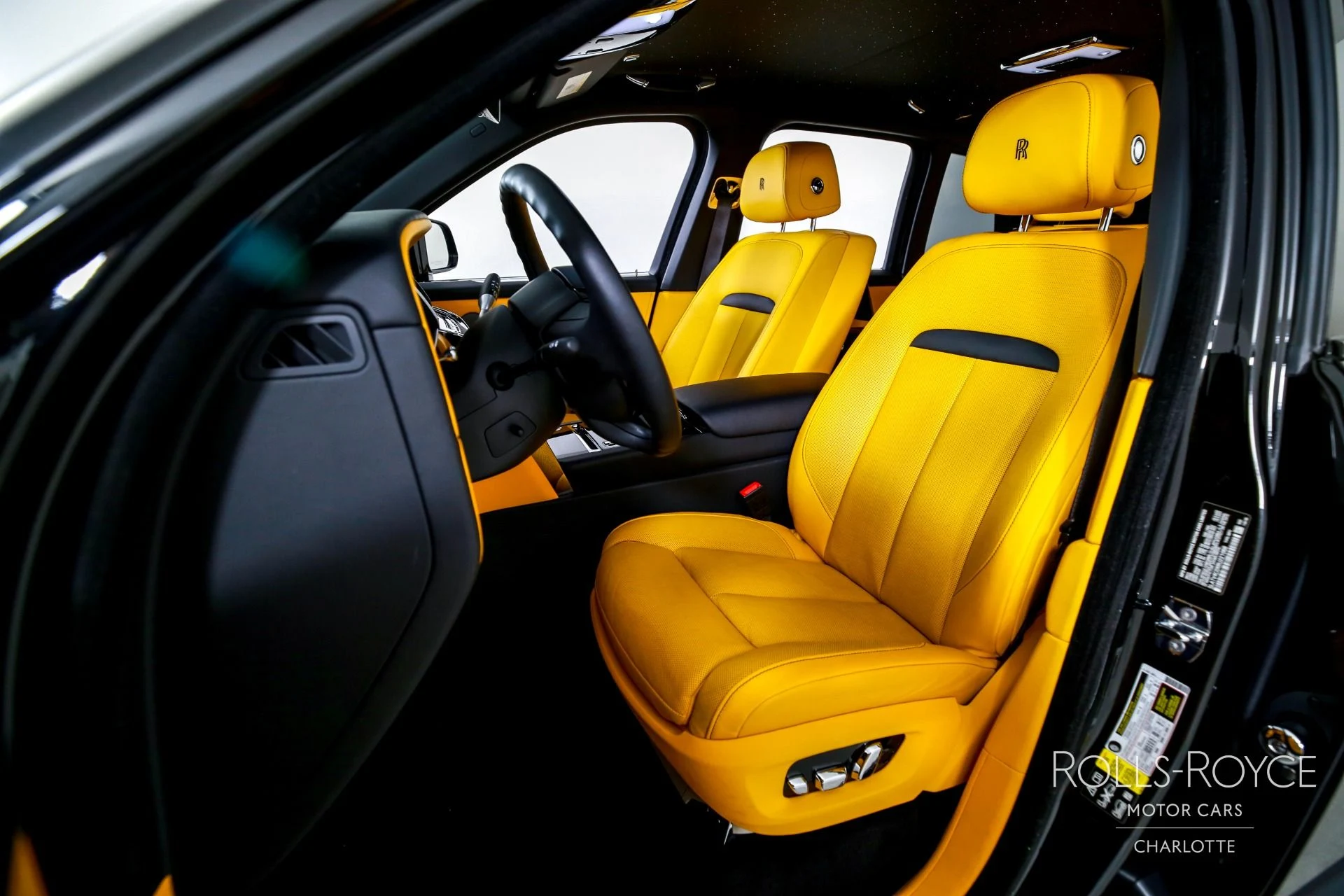 mph012_22088035_Used_2024_Rolls_Royce_Cullinan_1764777967_0d3a8e6d24