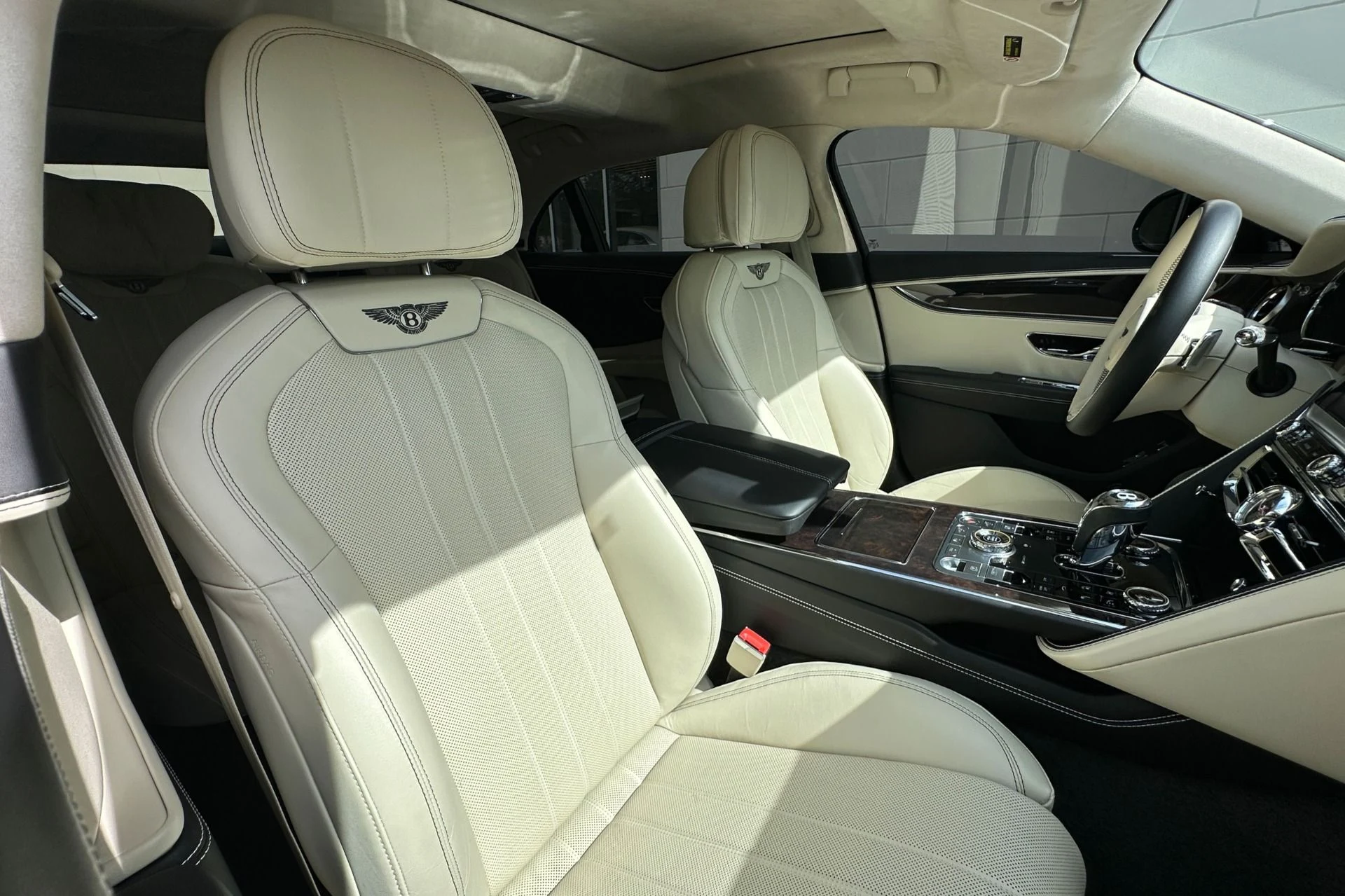 mph012_2211141072_Used_2022_Bentley_Flying_Spur_V8_1779967865_d8844d1c31