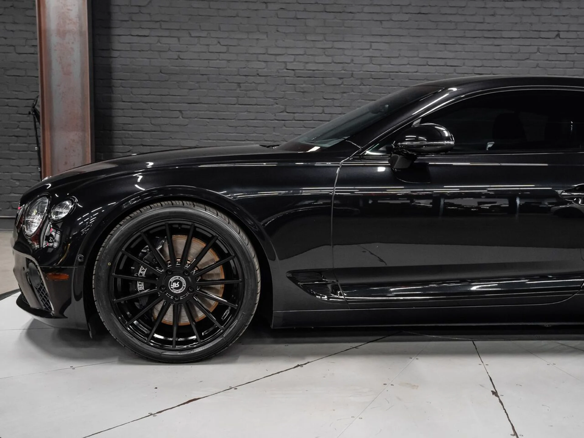 mph012_2213725939_bentley_continental_2022_bc1359e014