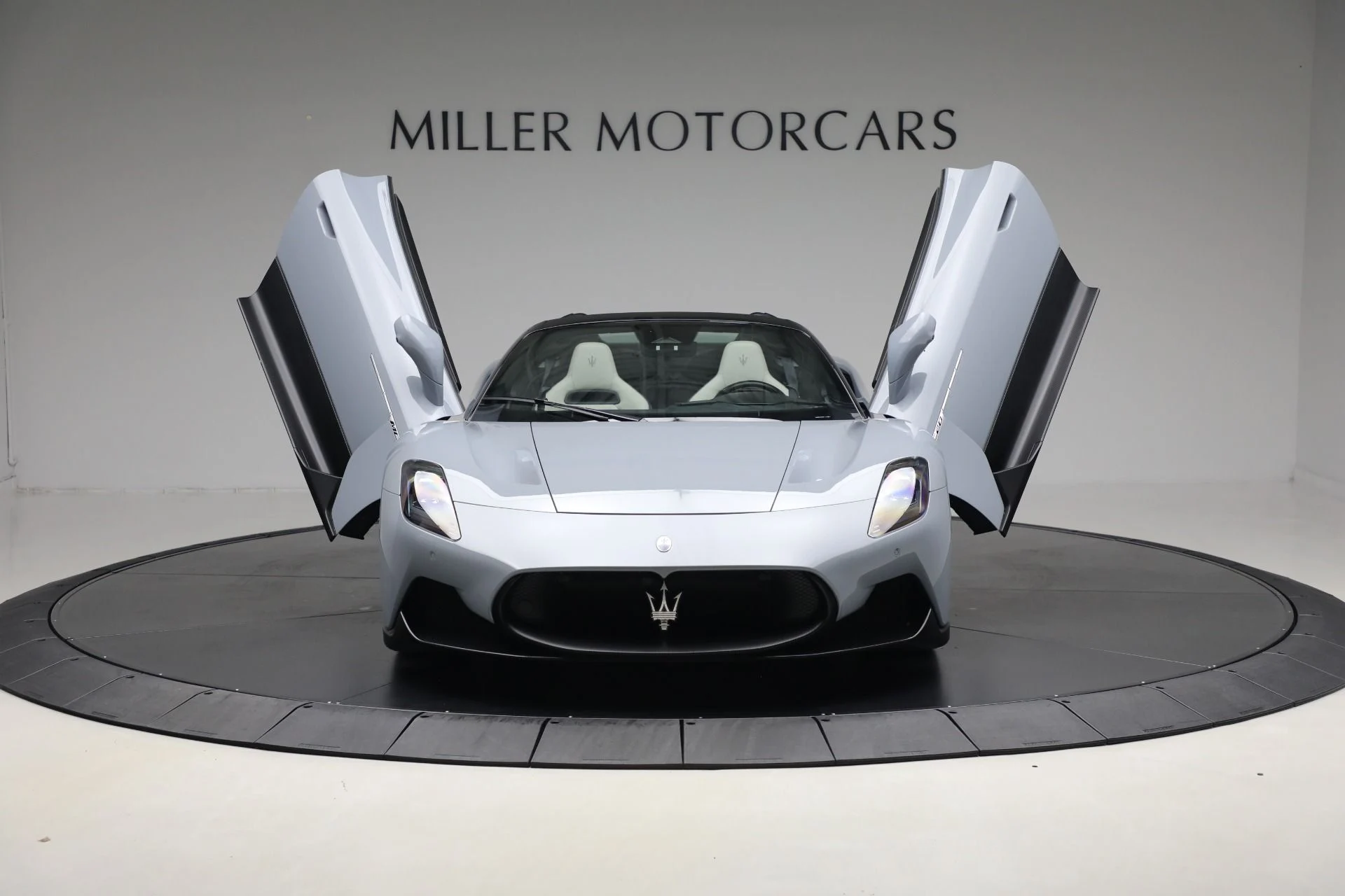 mph012_2215814805_Used_2023_Maserati_MC_20_Cielo_73850828c3