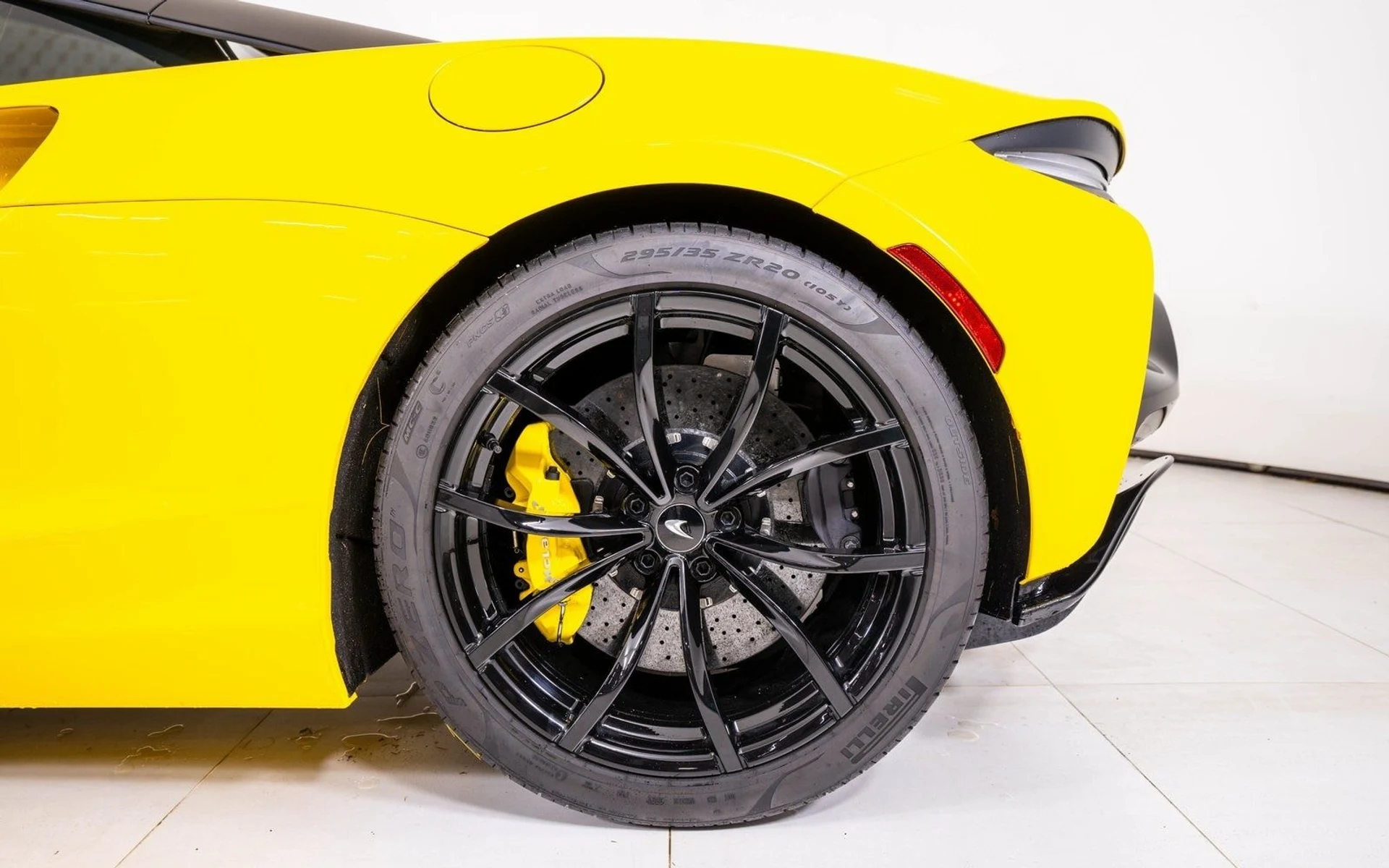 mph012_2216327073_18df7e9c7f8455428c16e340556438c0x_fca1b800fb